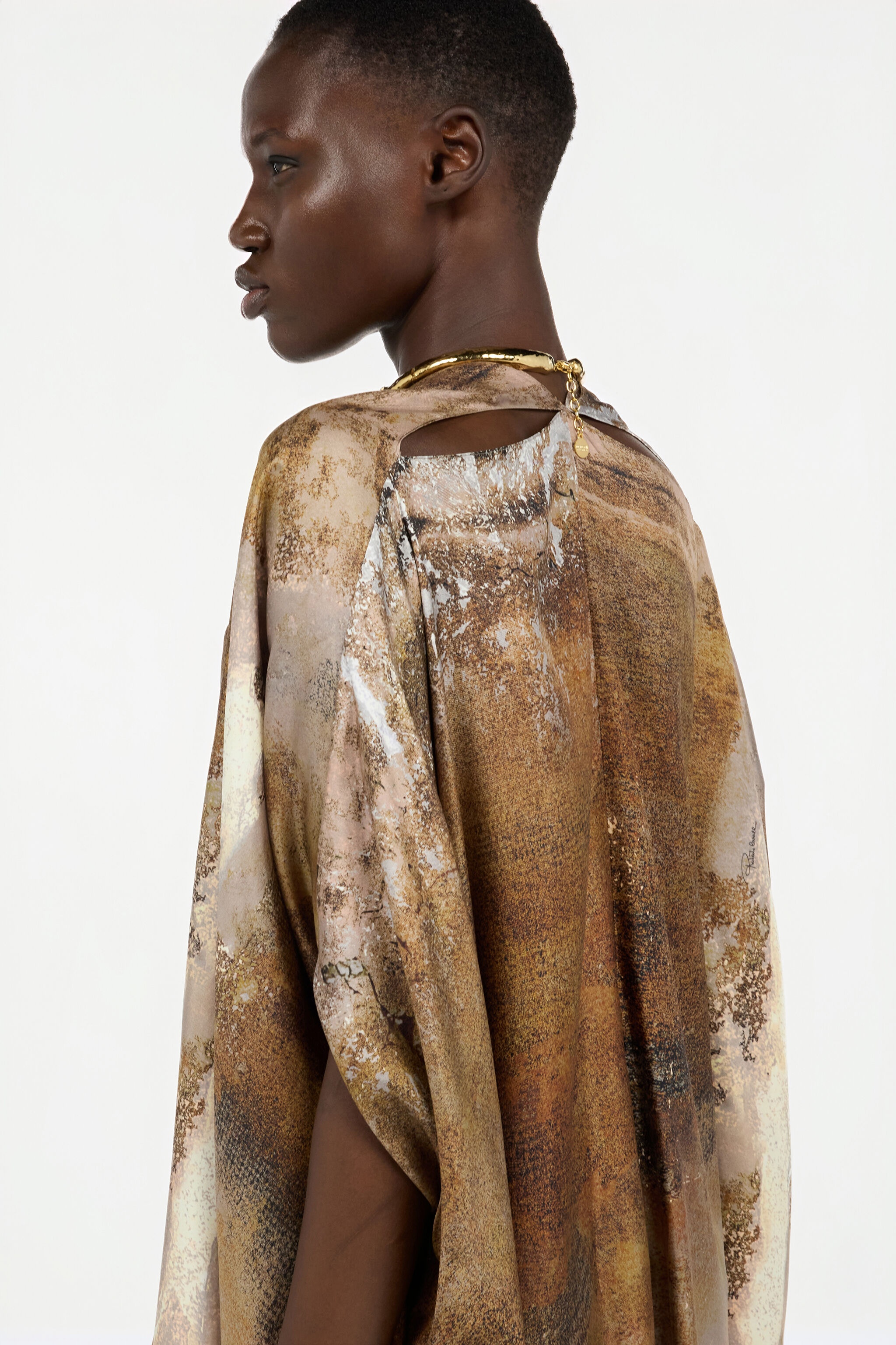 Beige Silk Caftan with Marble Print - 7
