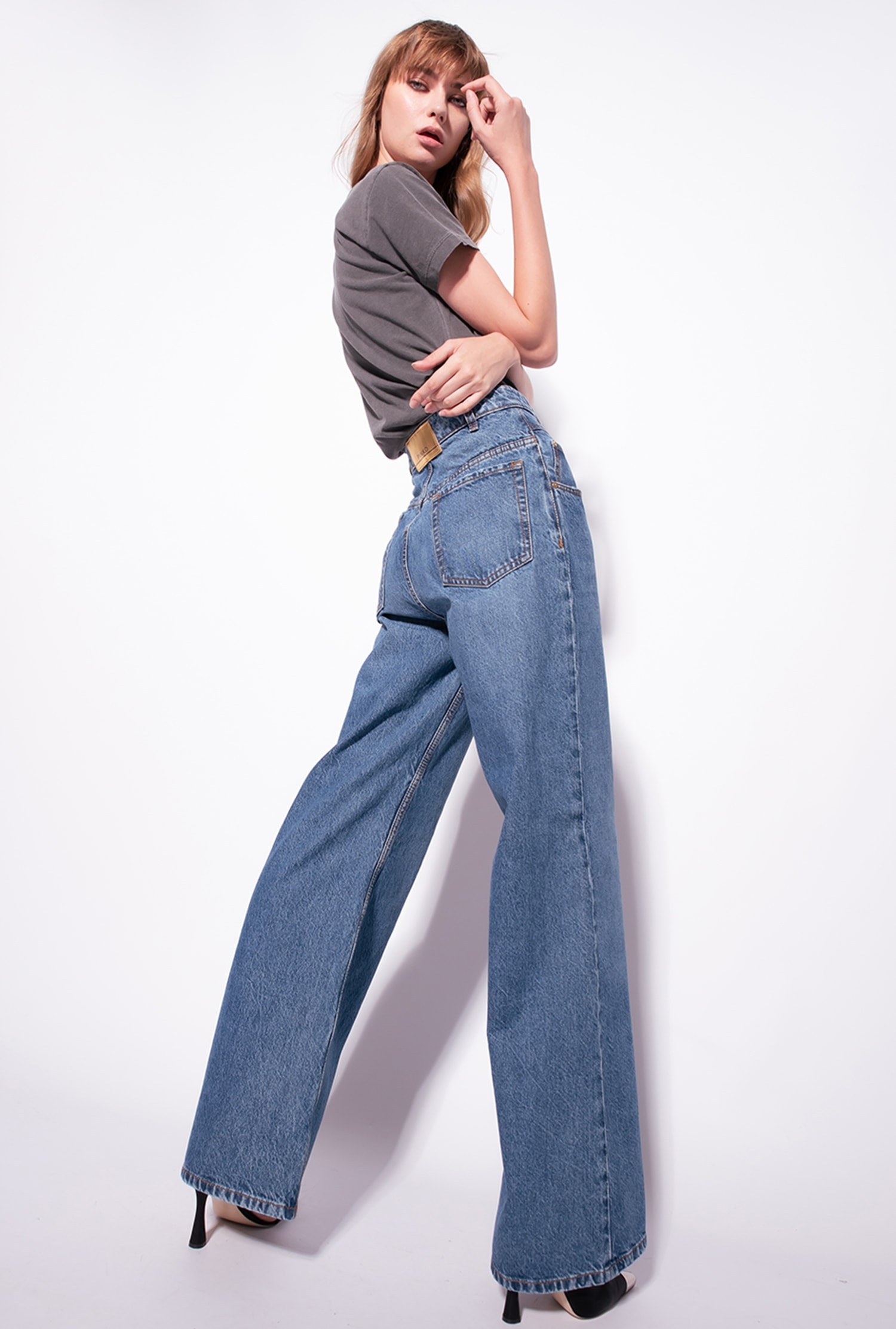 WIDE-LEG JEANS WITH JEWEL BUTTONS - 3