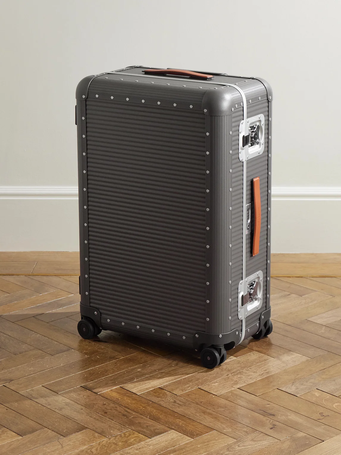 Bank Spinner 76cm Leather-Trimmed Polycarbonate Spinner Suitcase - 1