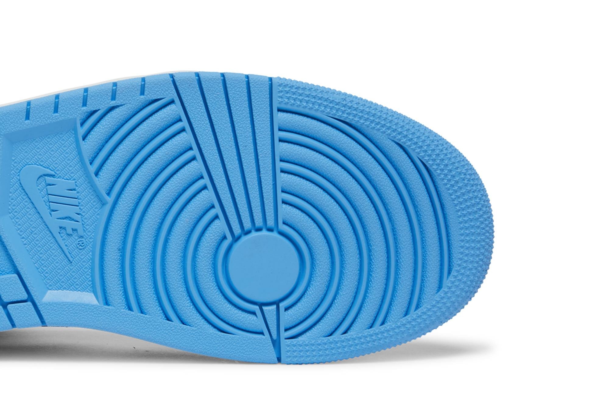 Air Jordan 1 Mid SE 'University Blue' - 5