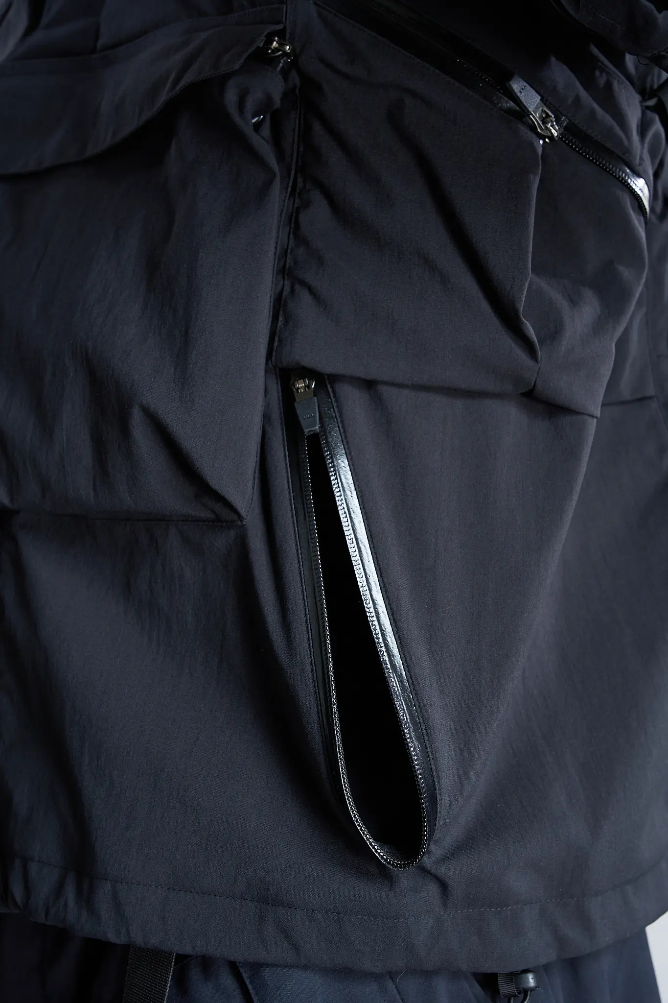 V1A-M Nylon Stretch Interops Vest Black - 19