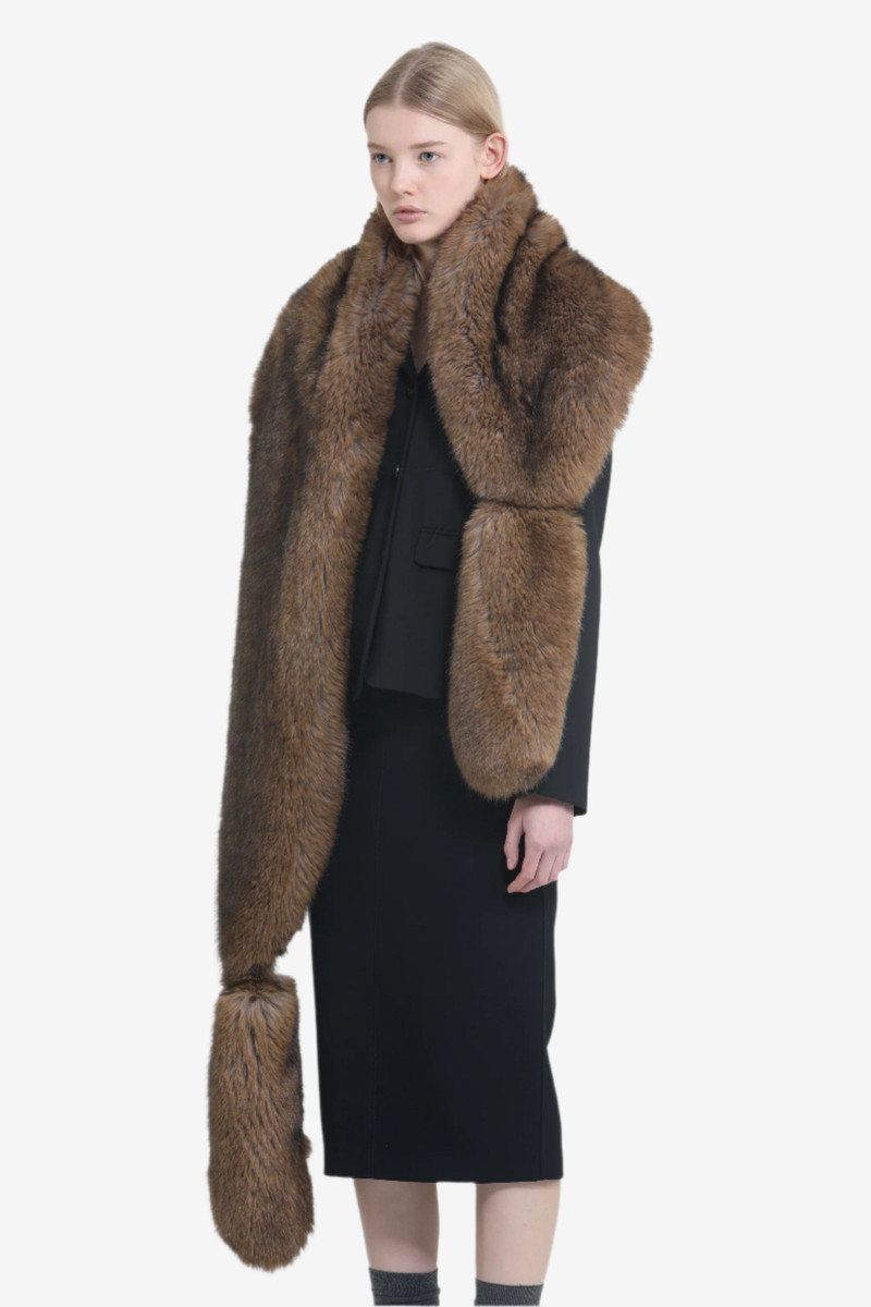 N°21 OVERSIZED FAUX FUR STOLE outlook