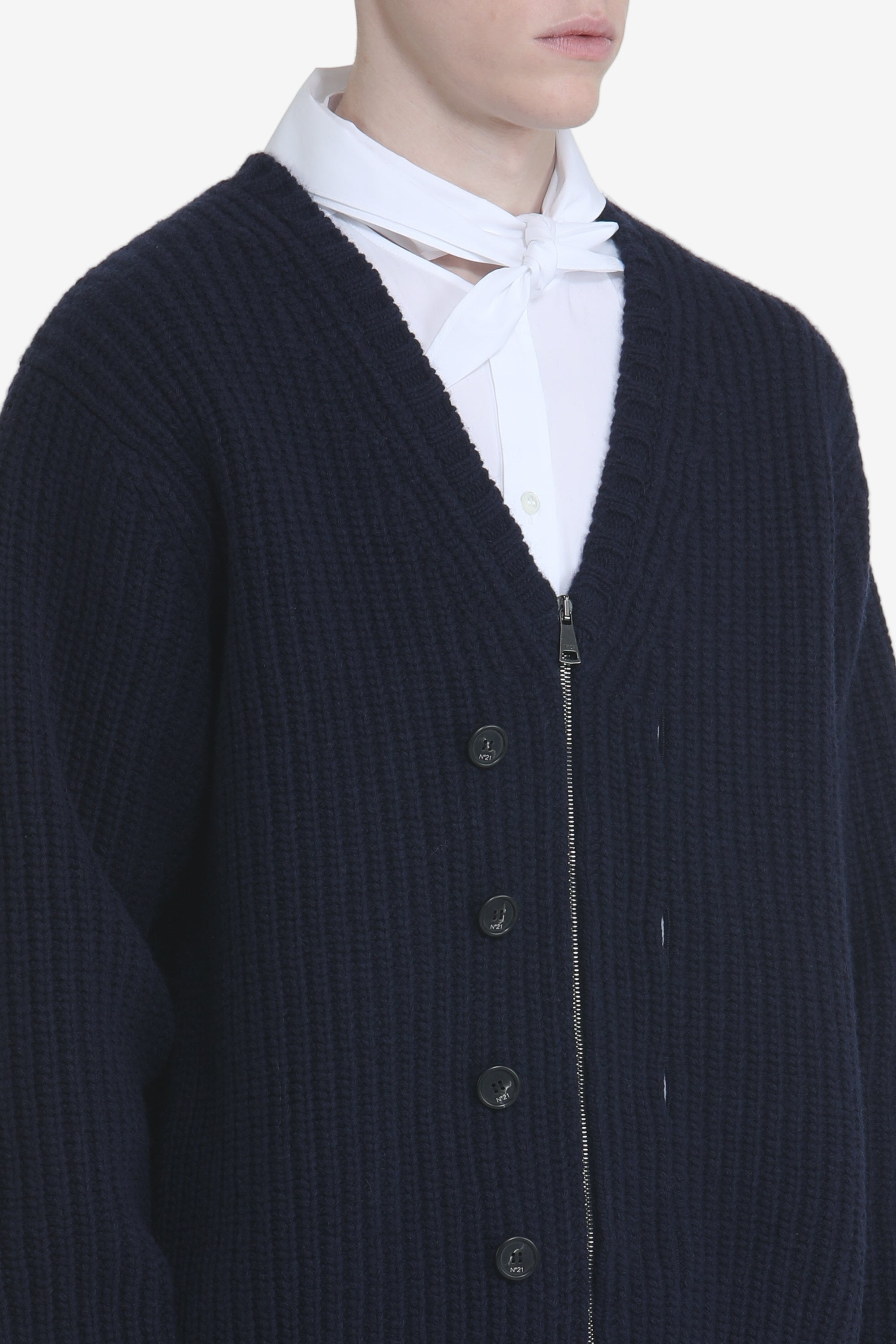 V-NECK SWEATER WITH BUTTONS AND ZIP - 5