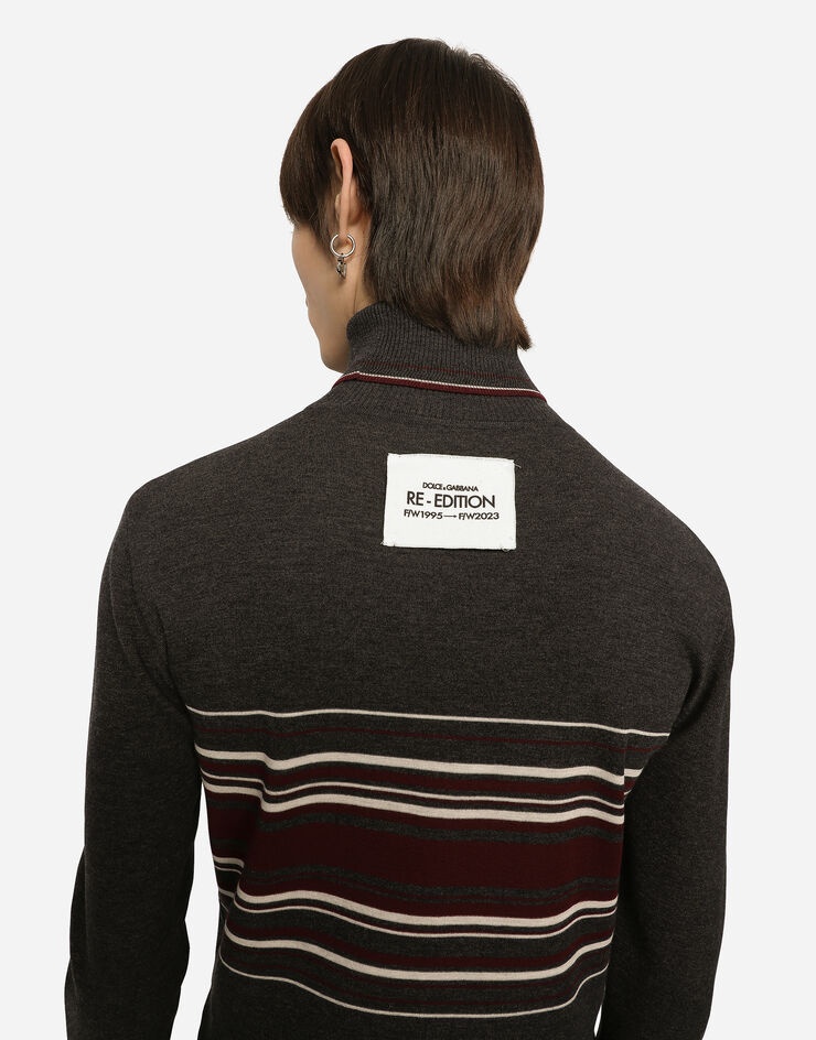 Wool turtle-neck sweater with contrasting stripes - 5