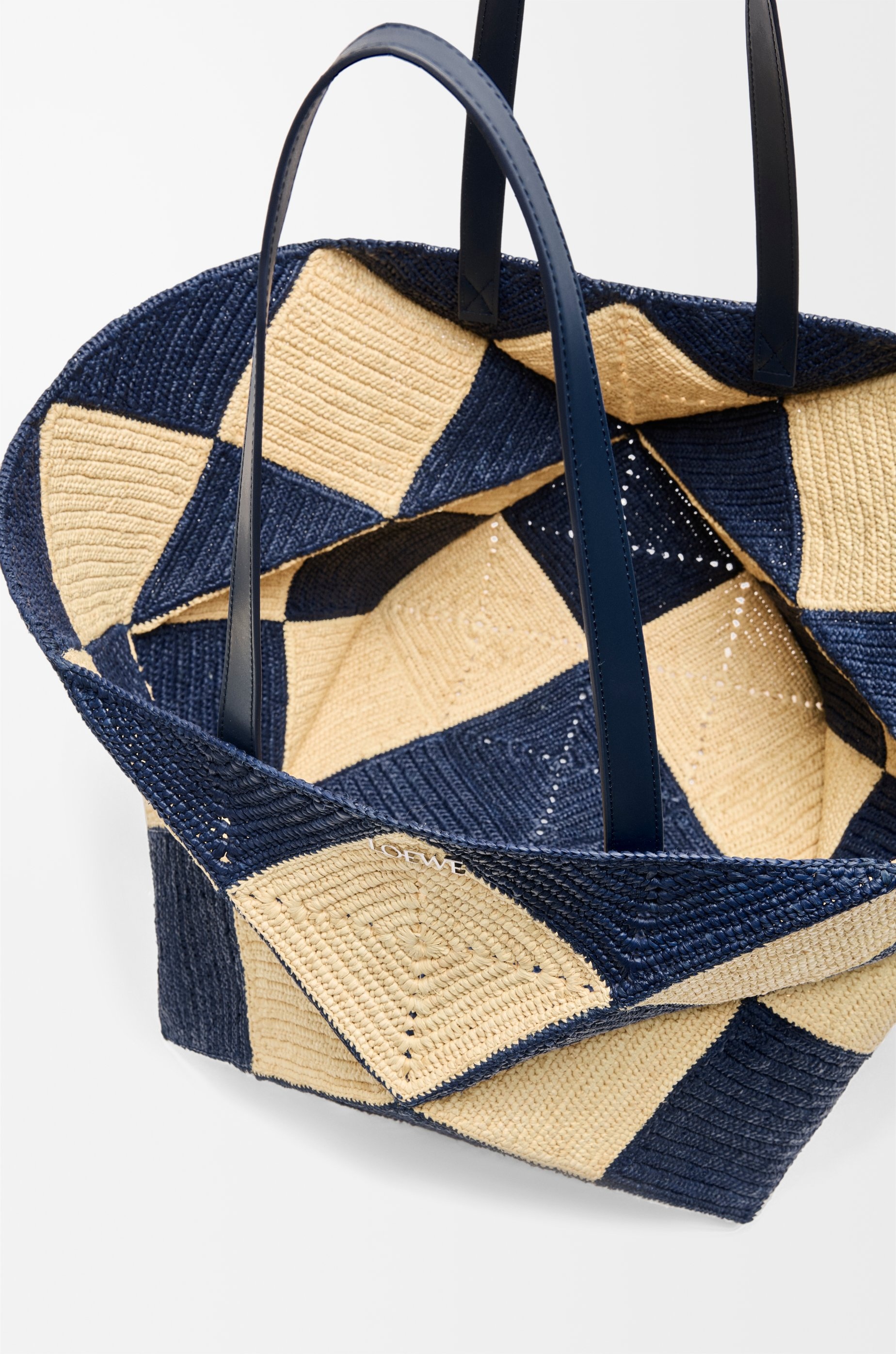 XXL Puzzle Fold tote in raffia - 7