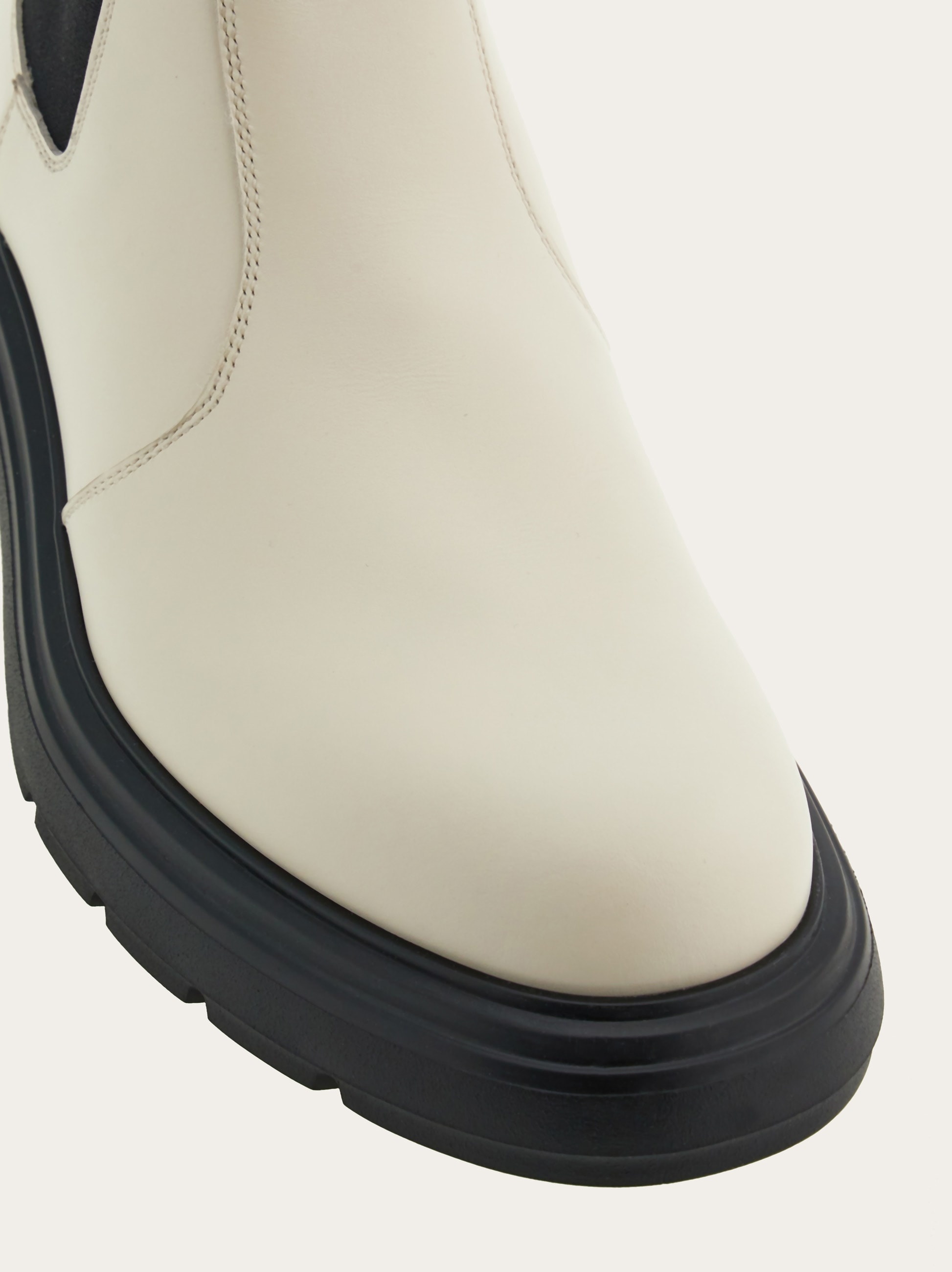 Chelsea boot with chunky sole - 6