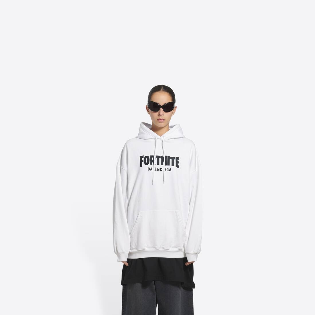Fortnite©2021 Hoodie Medium Fit in White - 3