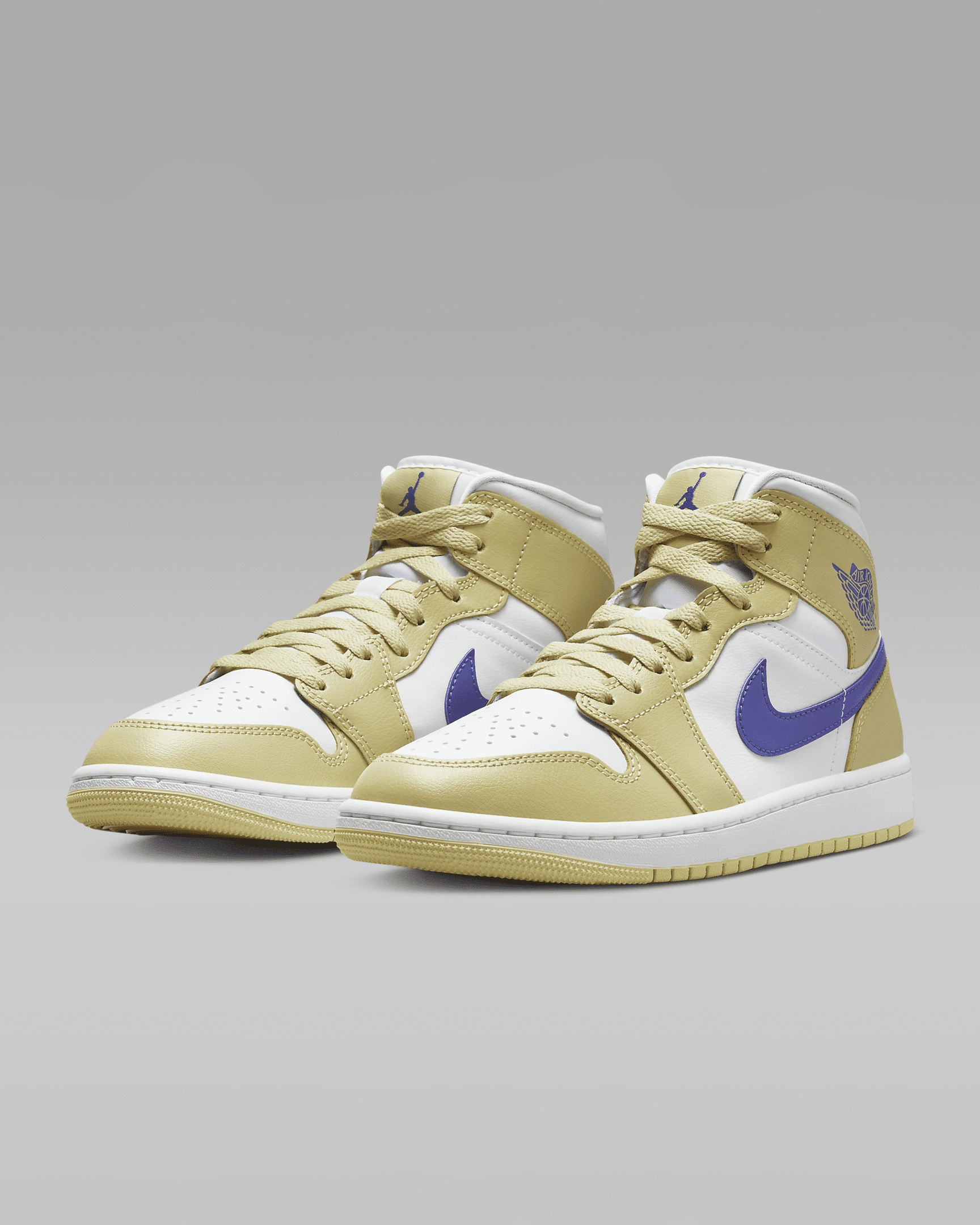 Air Jordan 1 Mid Women's Shoes - 5