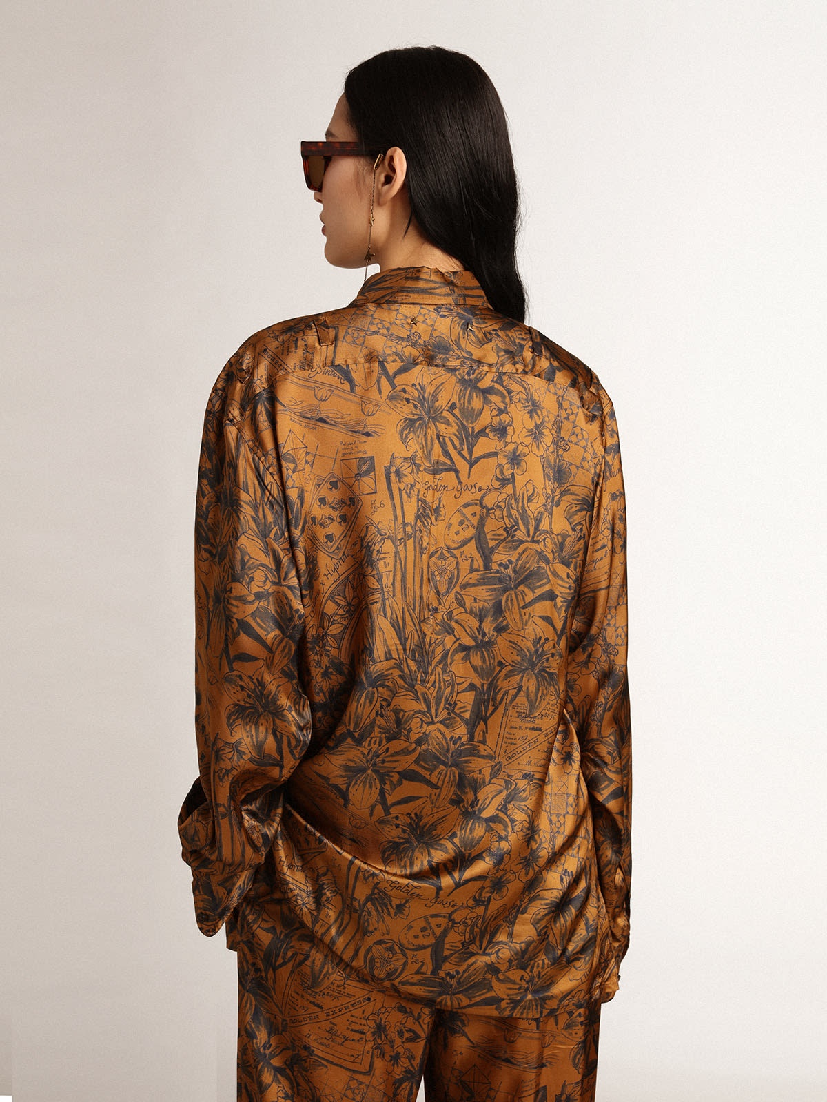 Women's golden brown boyfriend shirt with notebook print - 4