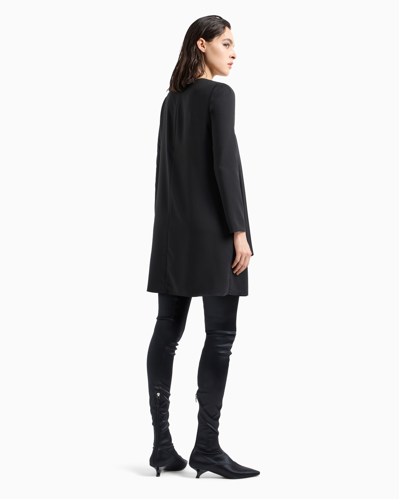 Satin crêpe tunic dress with oversized ruffle - 3