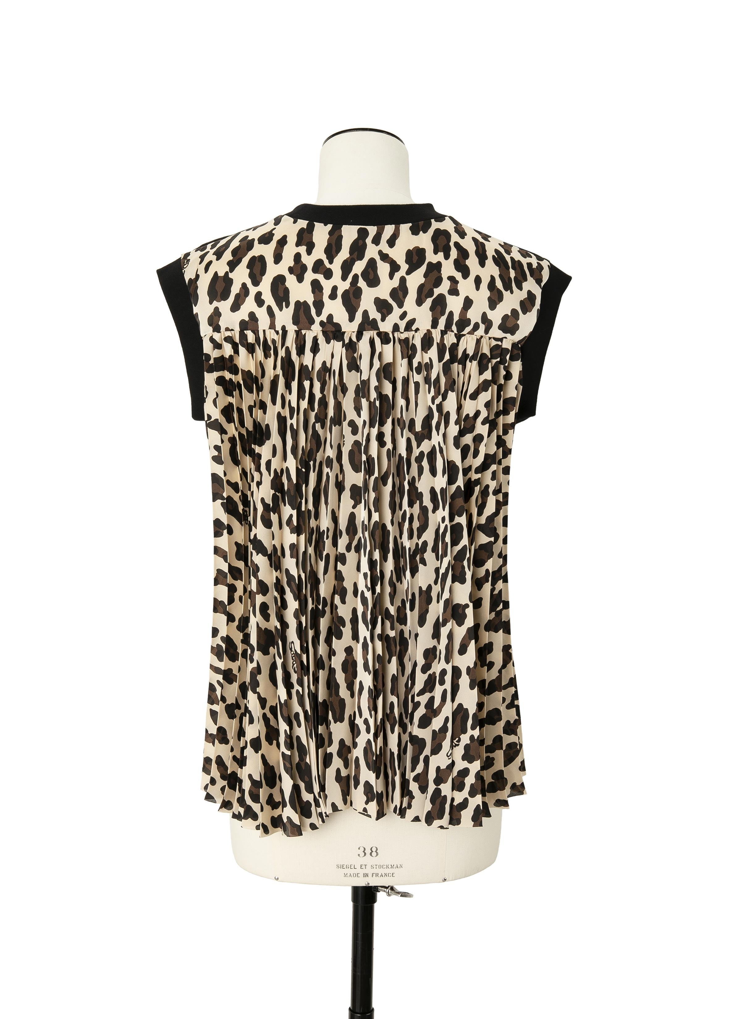【送料&関税込】Sacai Leopard Print Jersey T-shirt sacai Leopard Print x Cotton Jersey T-Shirt | REVERSIBLE