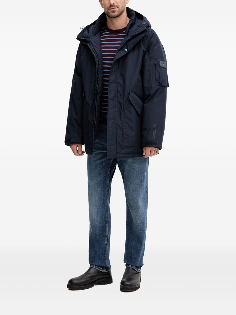 BOSS logo-patch jeans outlook