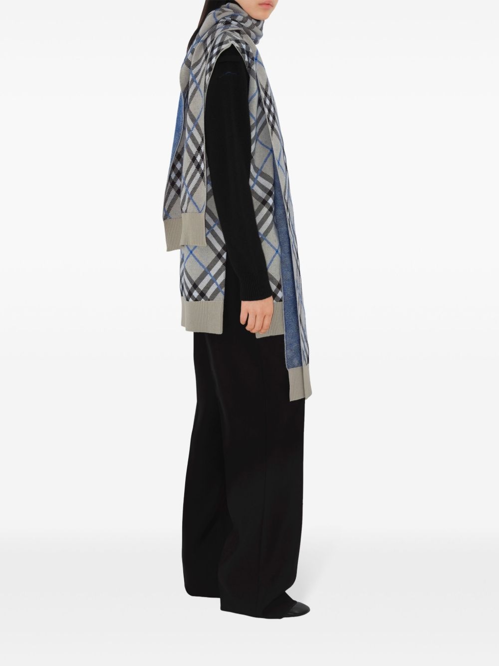 checked sleeveless cardigan and scarf - 3