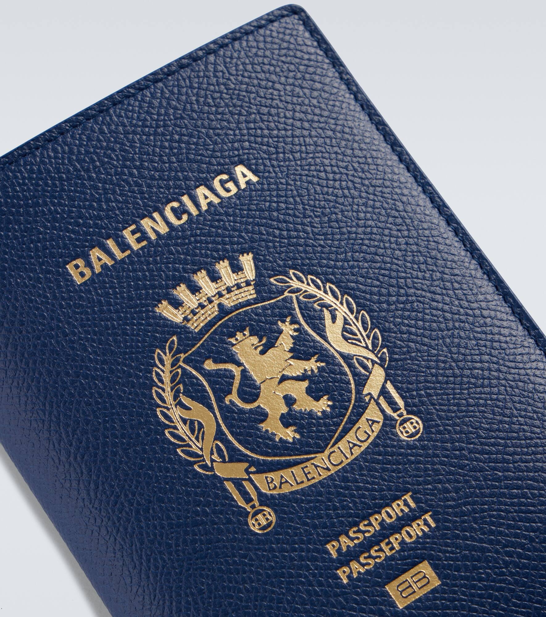 Printed leather passport holder - 4