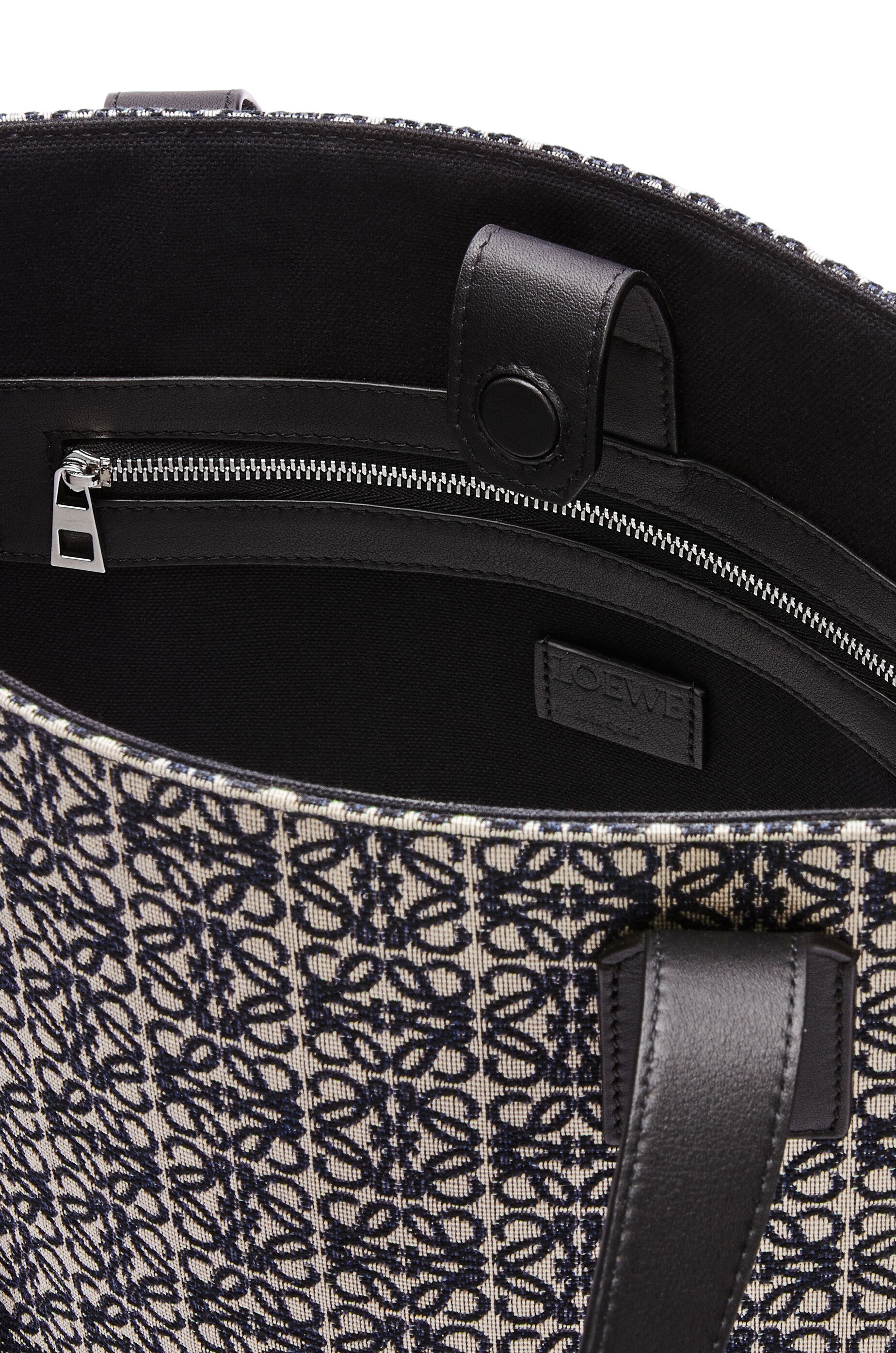 Buckle Horizontal tote in Anagram jacquard and calfskin - 5