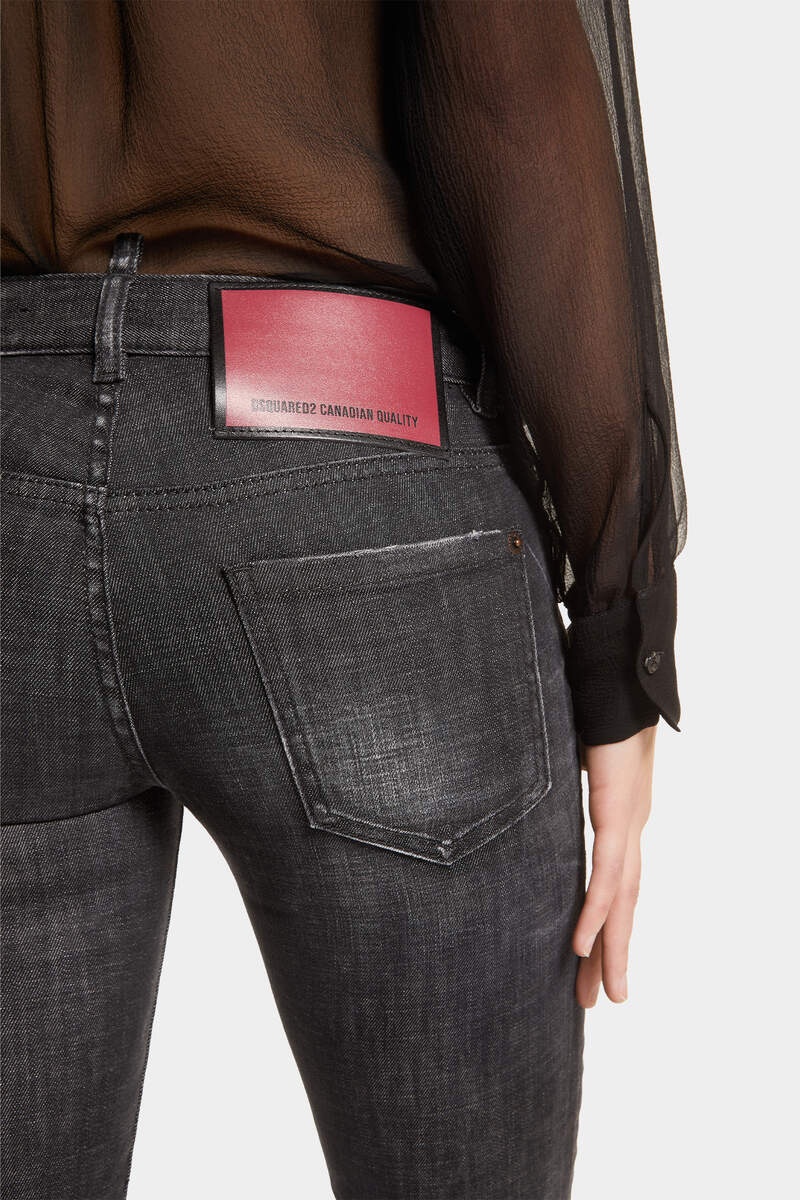 BLACK EASY WASH MEDIUM WAIST JENNIFER JEANS - 6