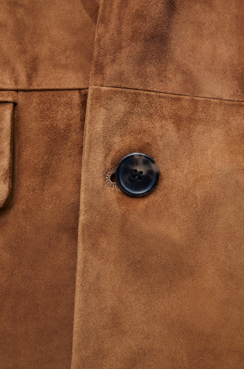 Double breasted coat in suede calfskin 4