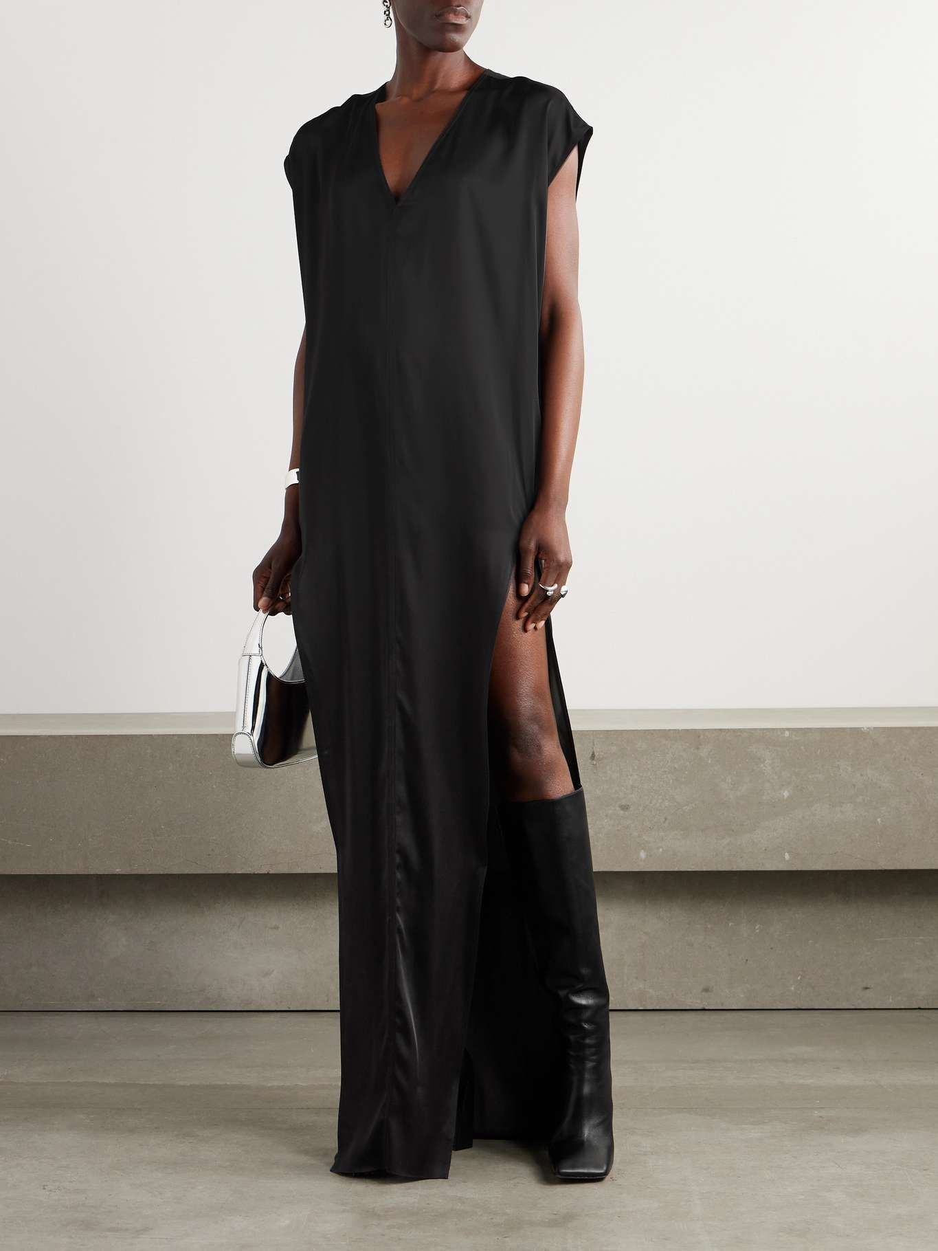 Arrowhead satin gown - 3