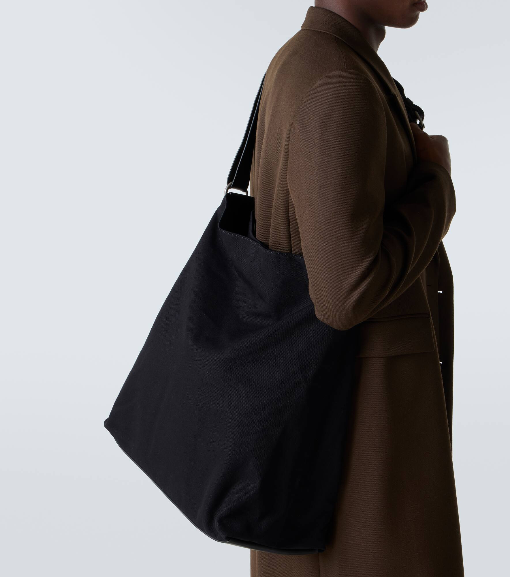 Leather-trimmed canvas shoulder bag - 2