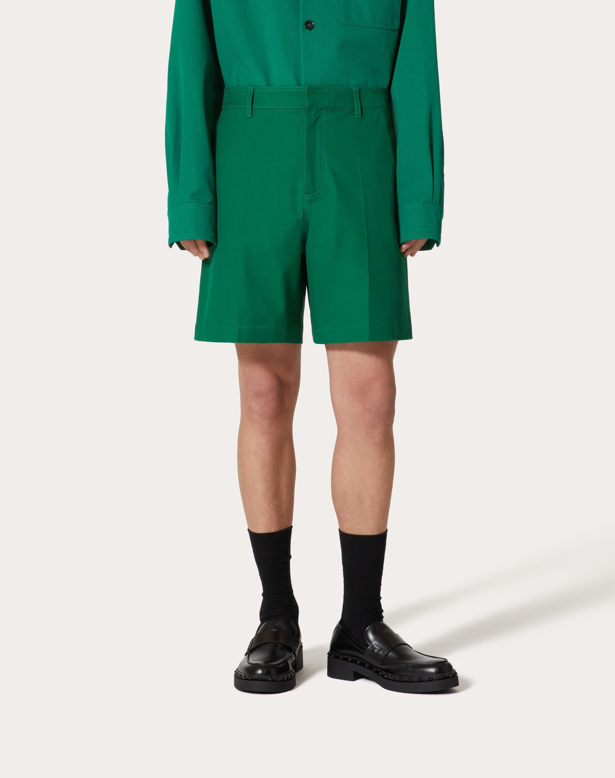 STRETCH COTTON CANVAS BERMUDA SHORTS WITH RUBBERIZED V DETAIL - 3