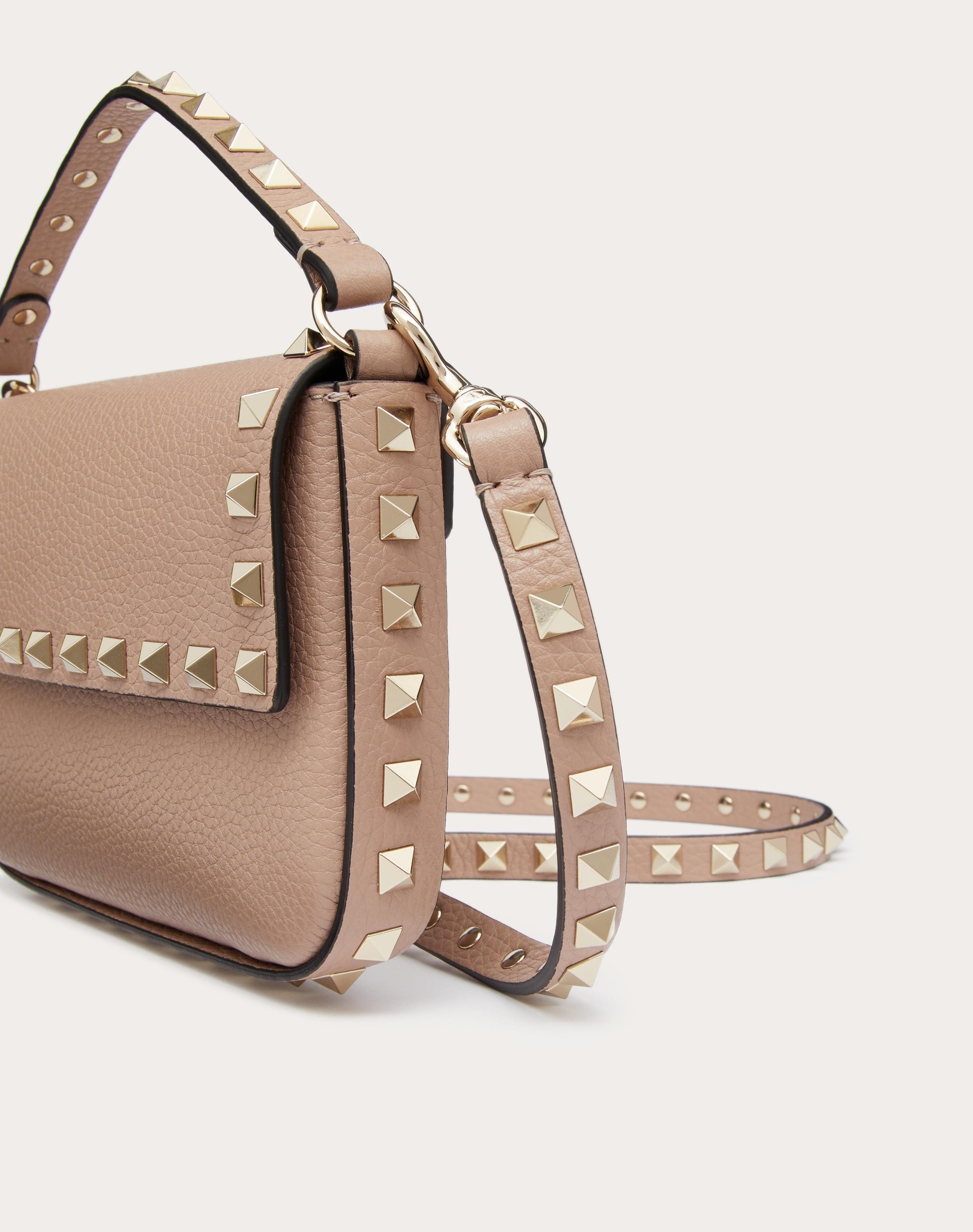 ROCKSTUD GRAINY CALFSKIN POUCH - 8