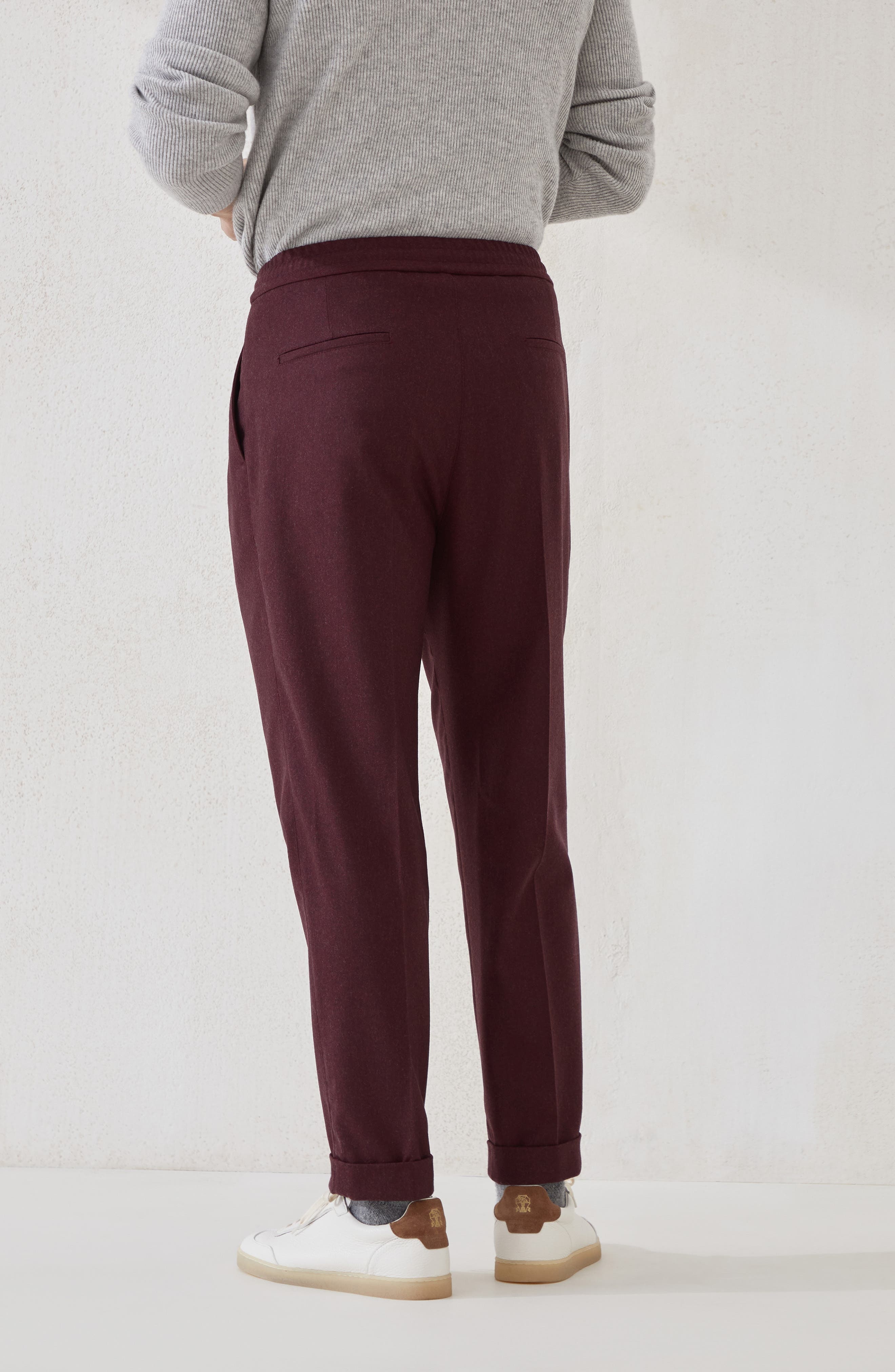 Brunello Cucinelli Trousers with double pleats and drawstring in Bordeaux at Nordstrom - 3