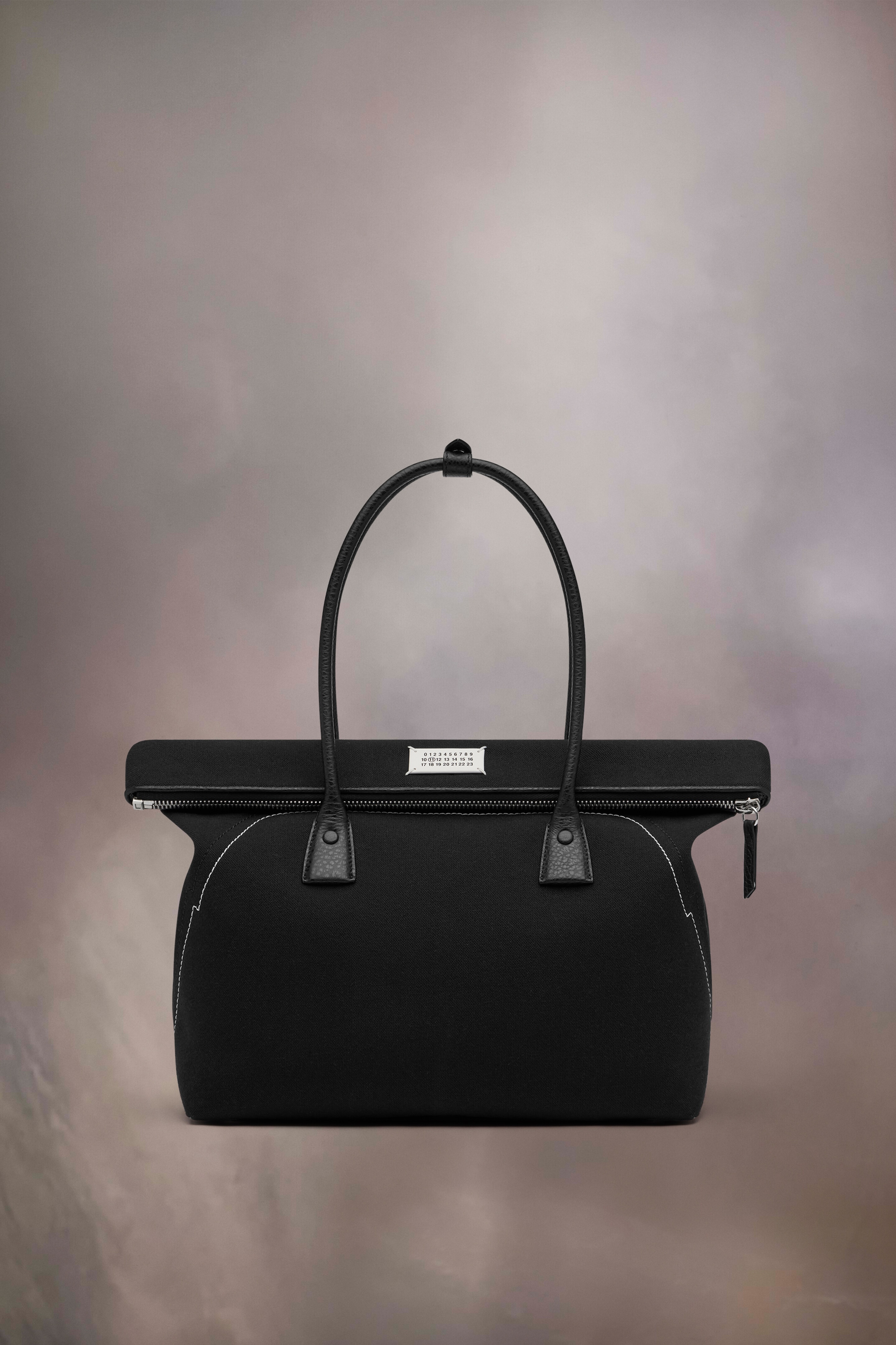 ハンドバッグ 5AC Classic Handbag Maison Margiela - 5AC CLASSIQUE MINI | HBX - Globally
