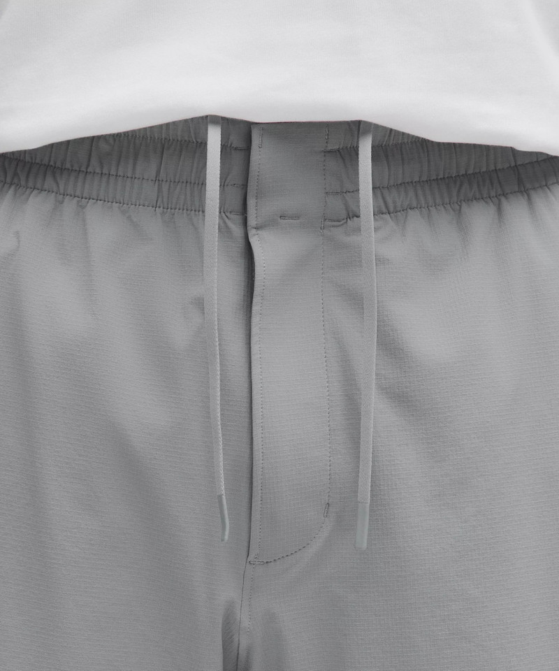 Zero Tucks Relaxed-Fit Short 8" 4