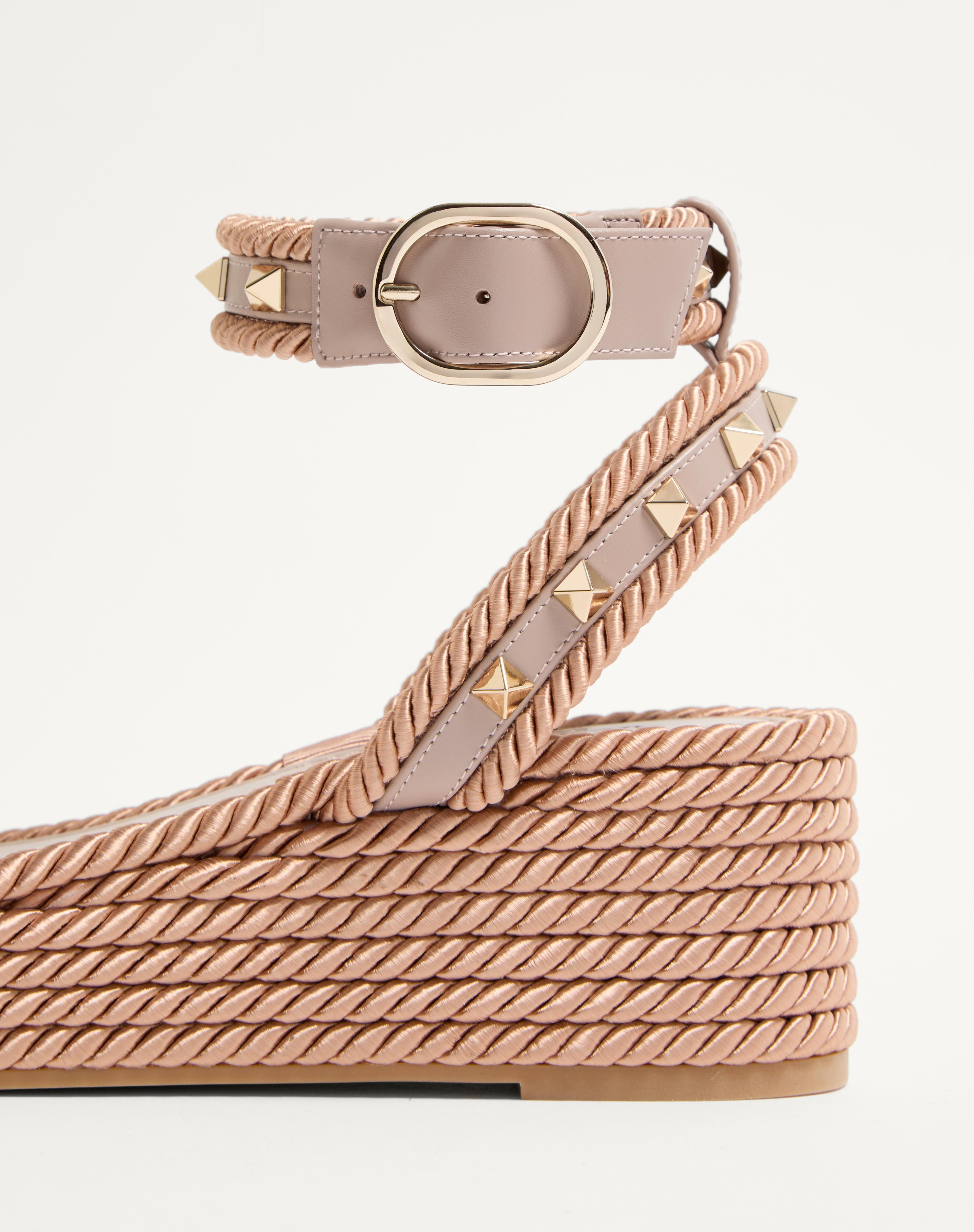 ROCKSTUD FLATFORM SANDAL IN CALFSKIN 45MM - 7