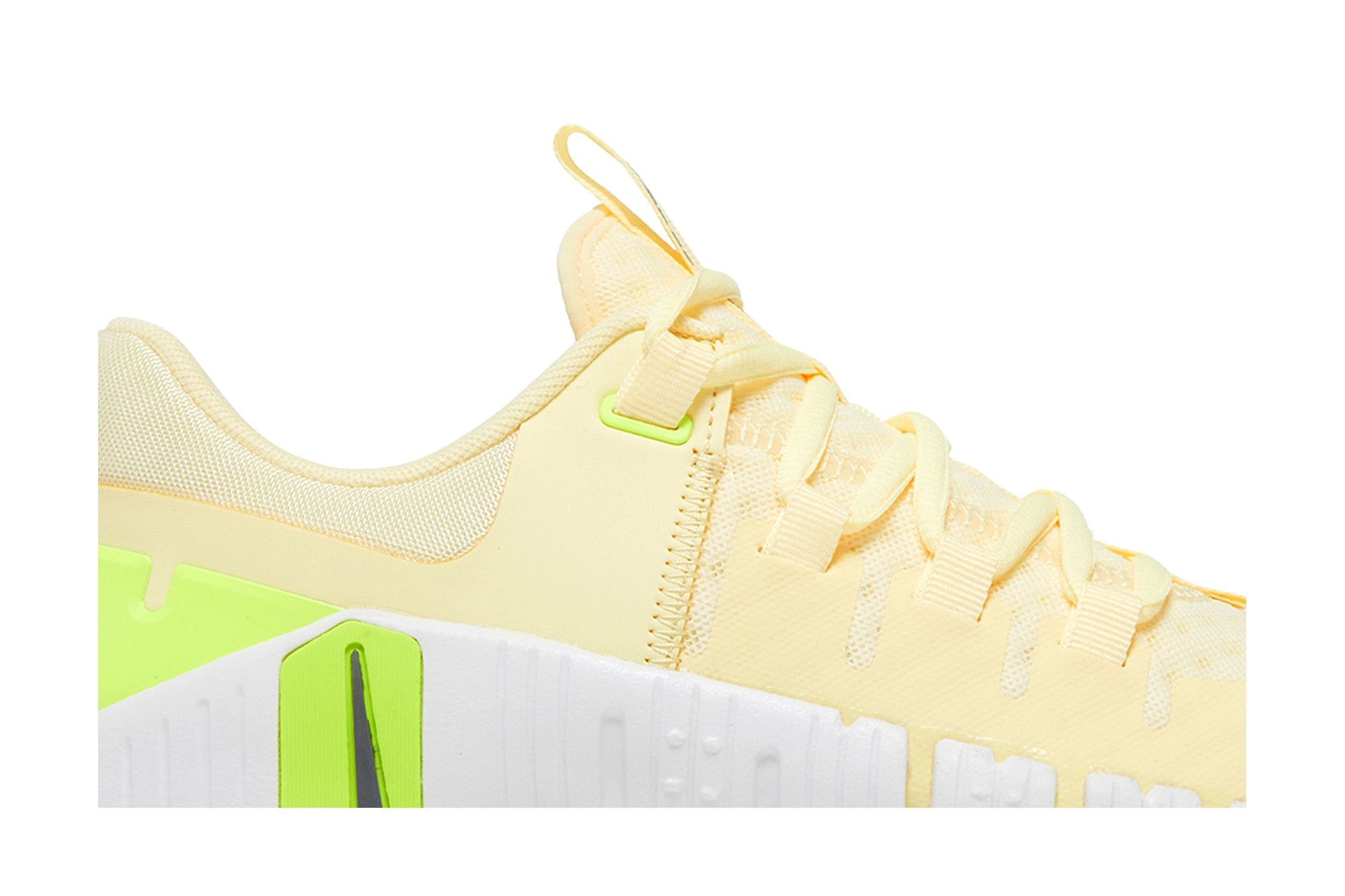 Wmns Free Metcon 5 'Citron Tint Volt' - 2