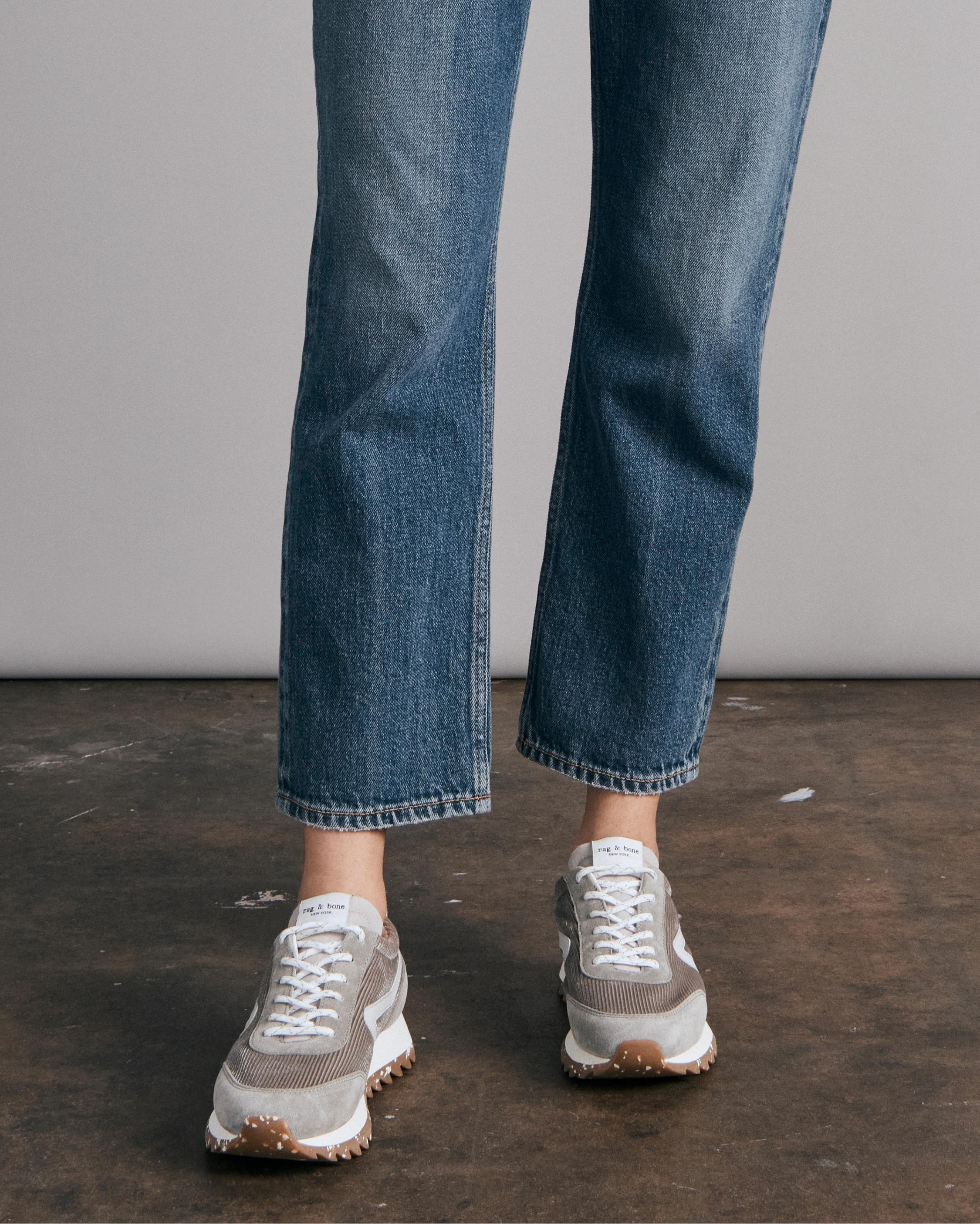 Retro Runner - Corduroy
Low Top Sneaker - 2