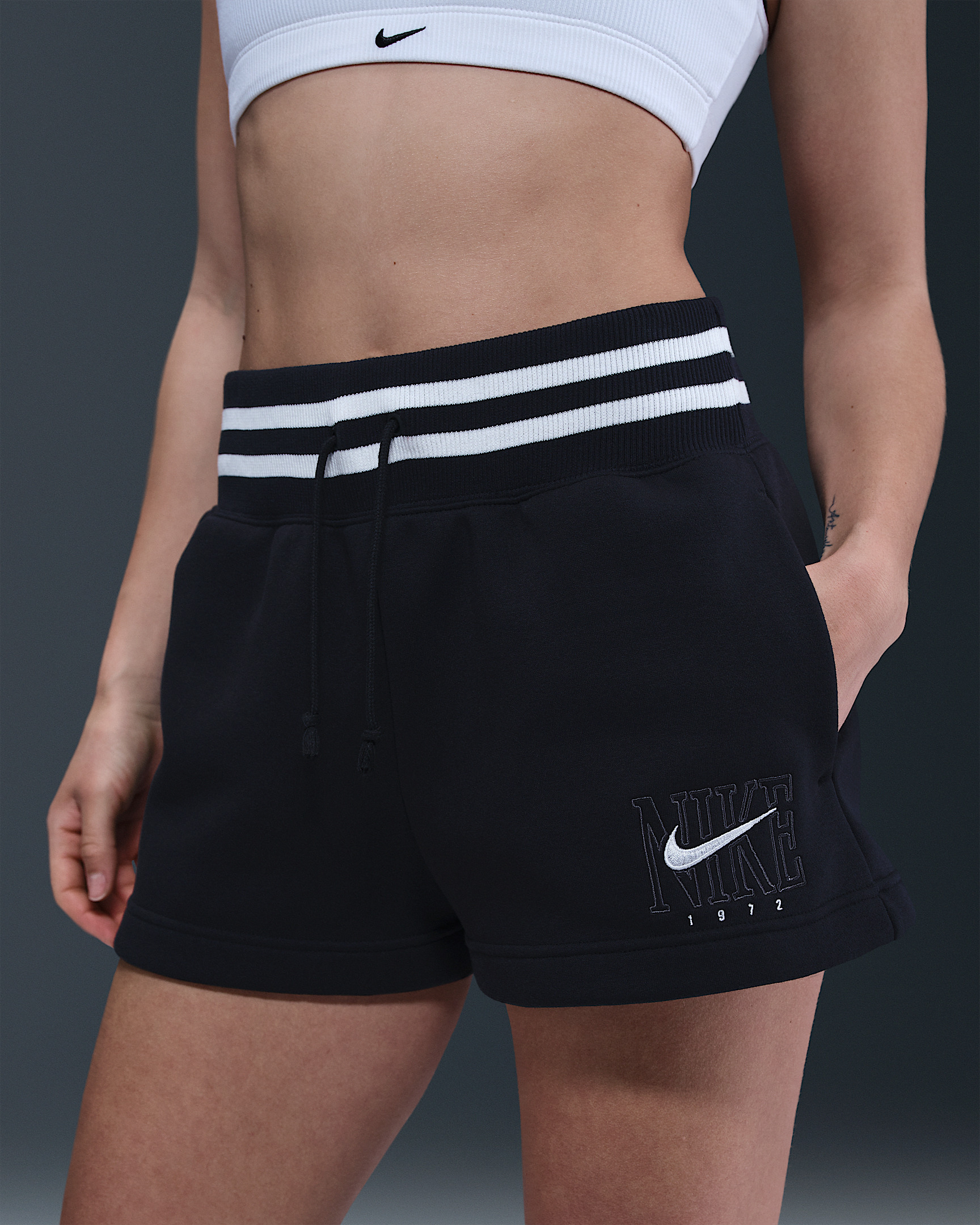 Nike Sportswear Phoenix Fleece Women's High-Waisted Loose Graphic Shorts - 2