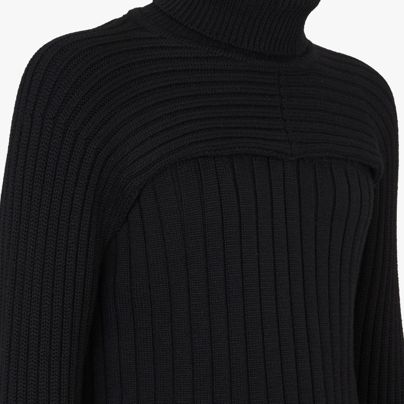 Black wool jumper 3