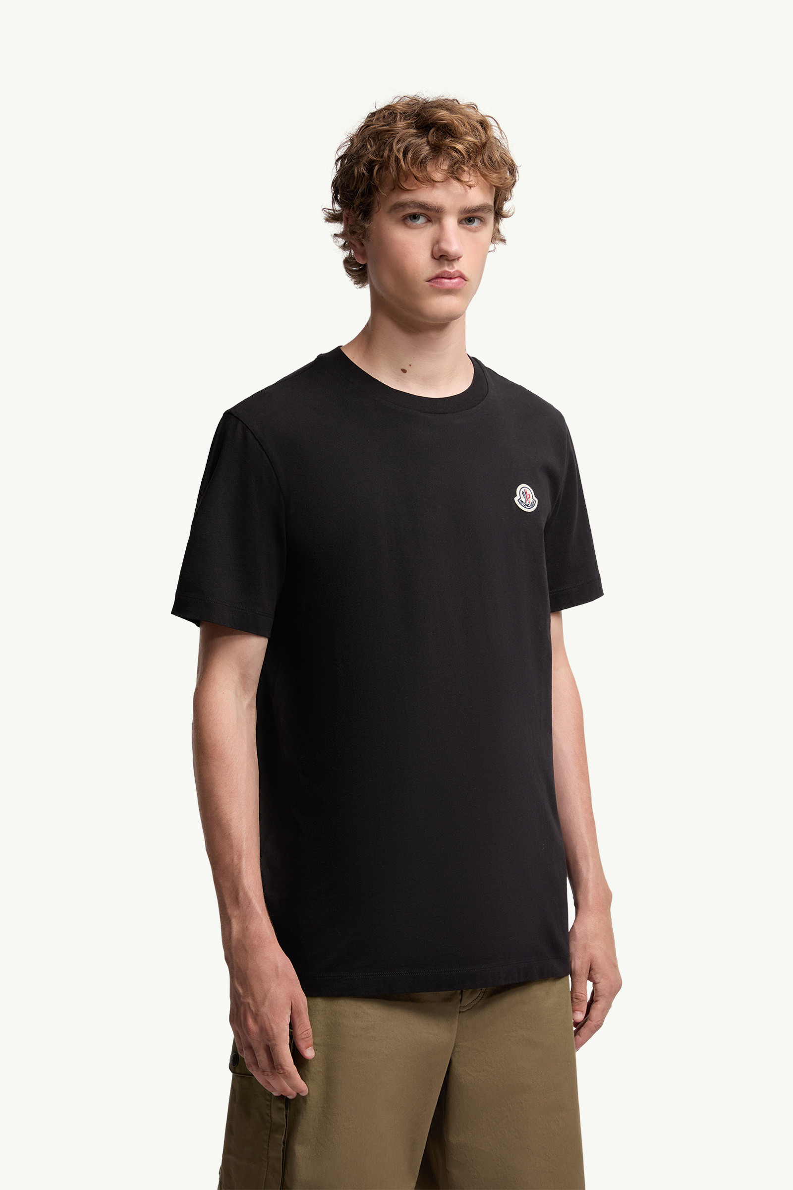 Moncler Tシャツ Patch Logo Cotton T-shirt 関税込 22947775_53175681_600.jpg
