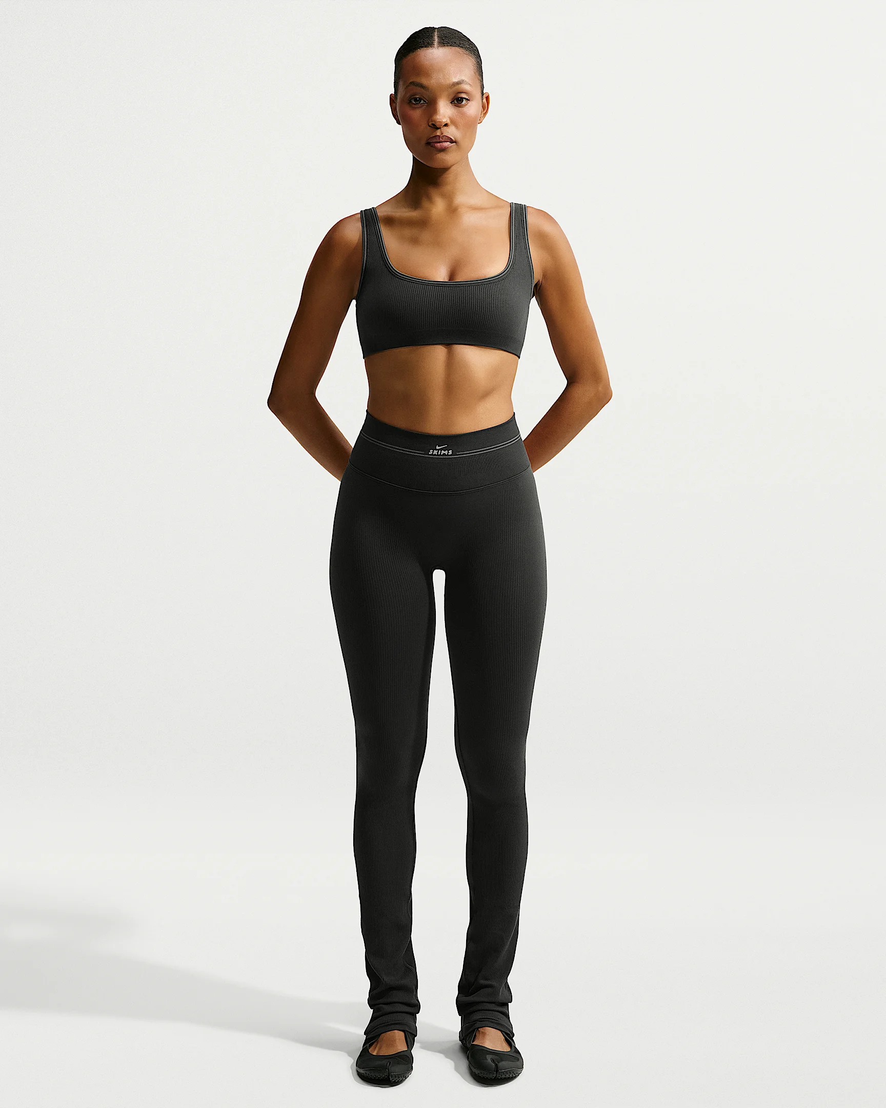 NikeSKIMS Ribbed Seamless Women's 34" Straight Leggings - 1