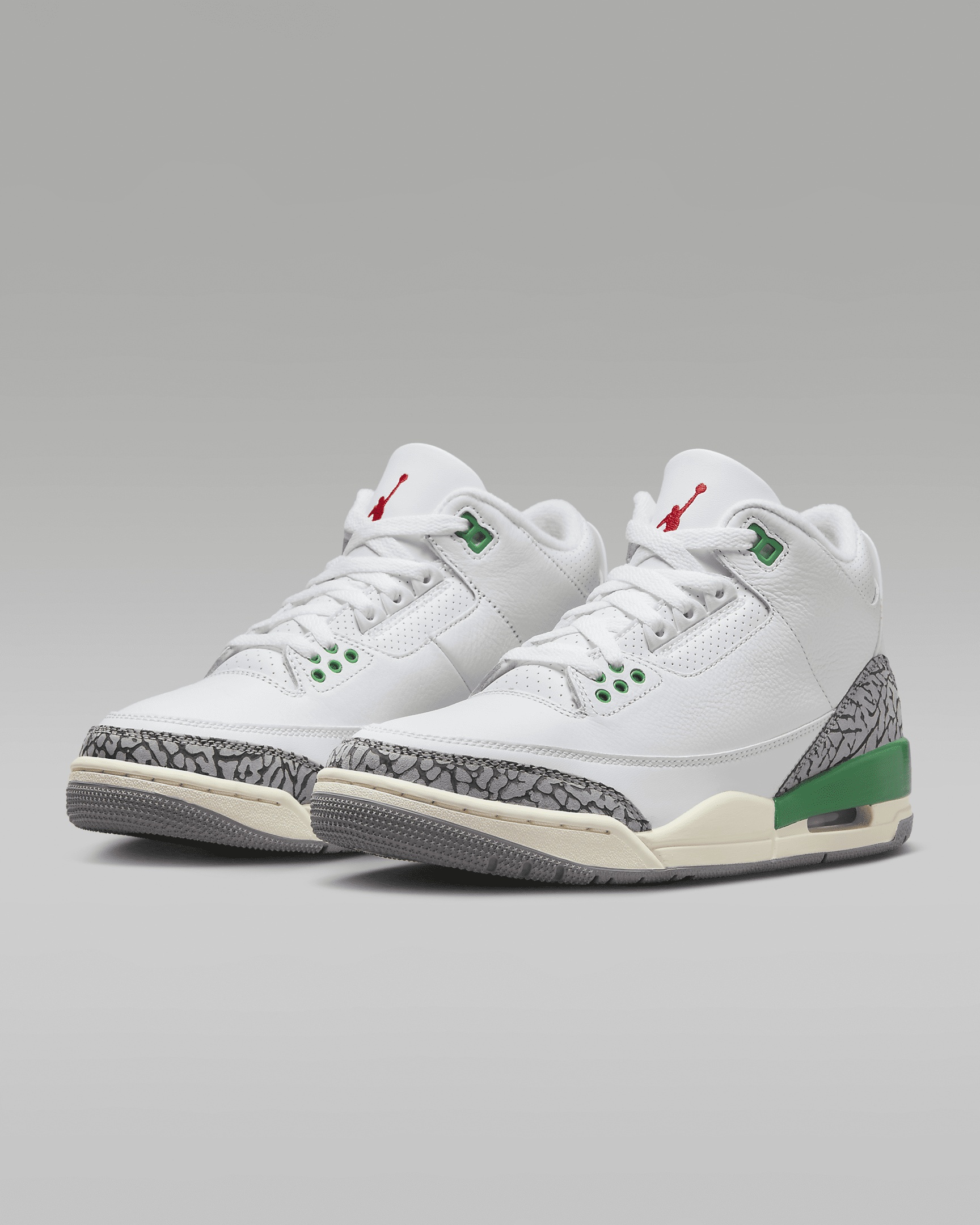 Air Jordan 3 Retro Women's Shoes - 5