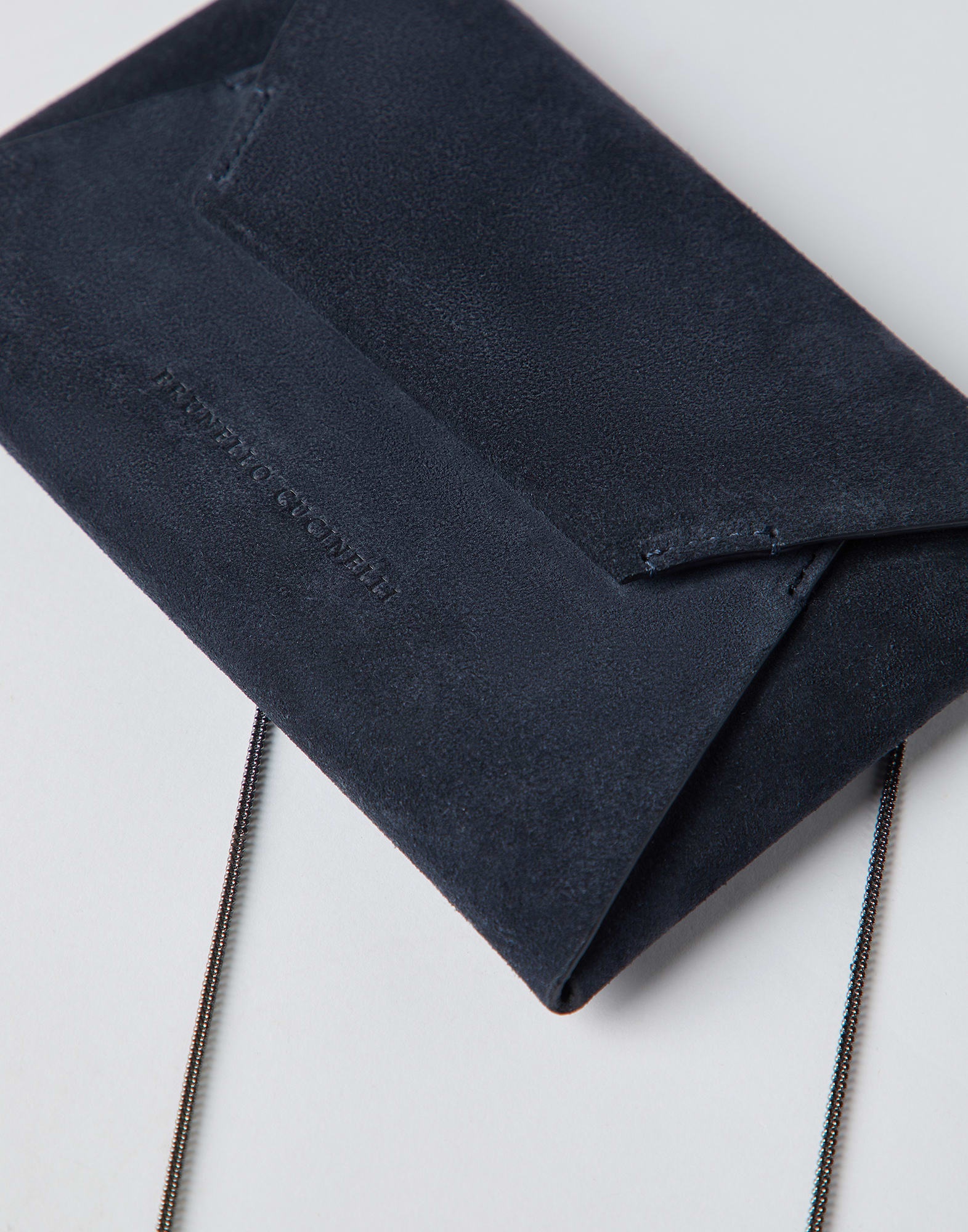 Suede envelope bag with precious chain - 3