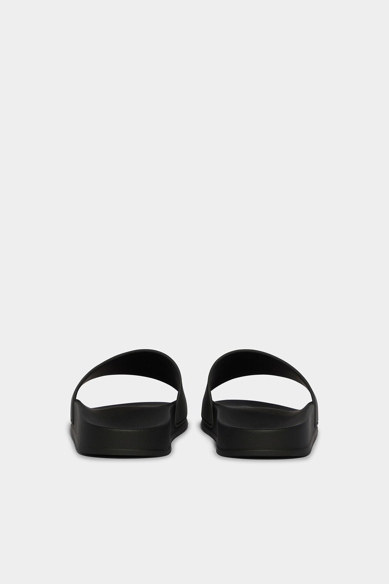 DSQUARED2 DSQUARED2 SLIDES outlook