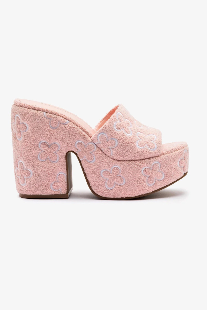 Margot Wedge In Tulip Soft Towel 1