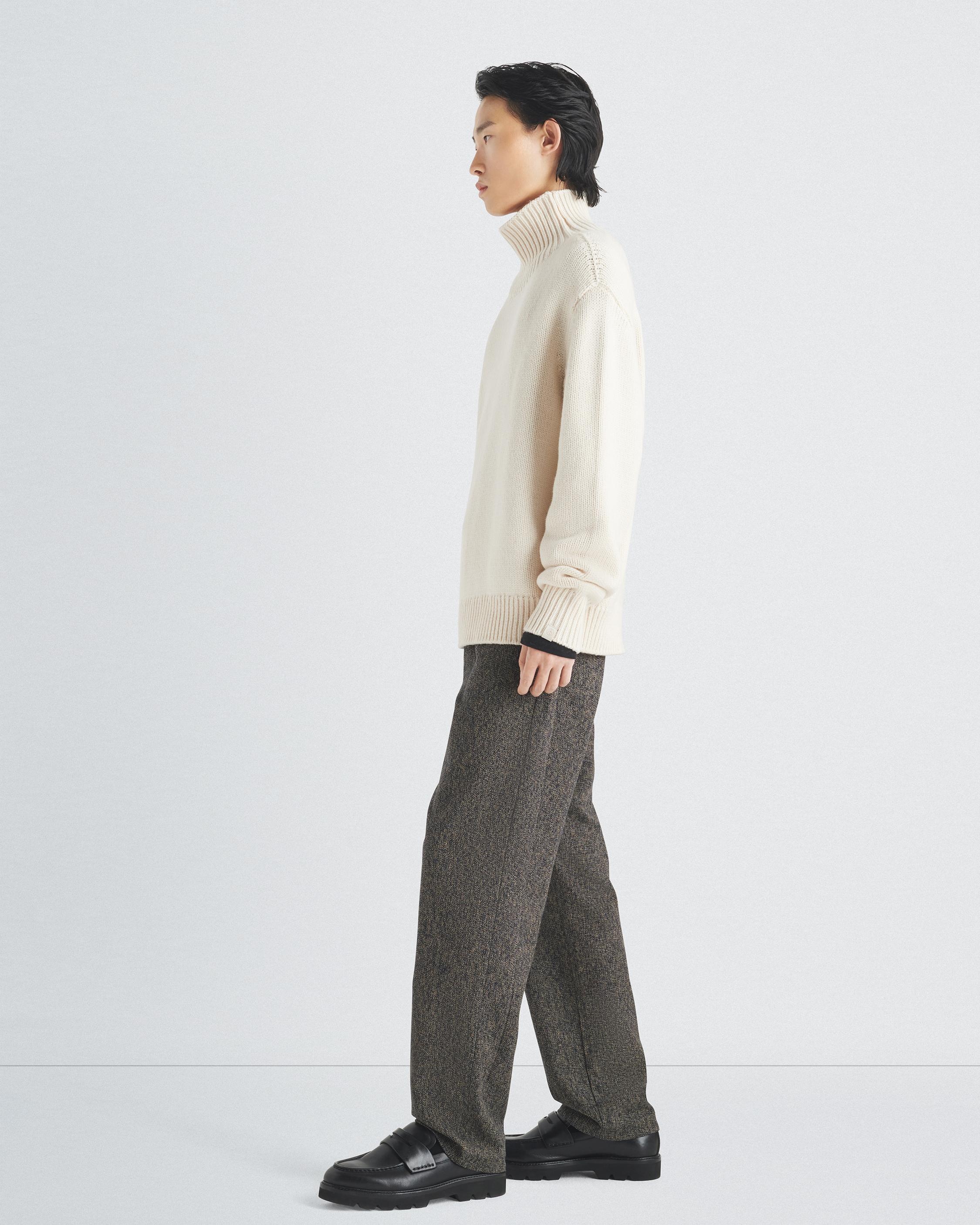 Baron Wool Turtleneck
Classic Fit - 4