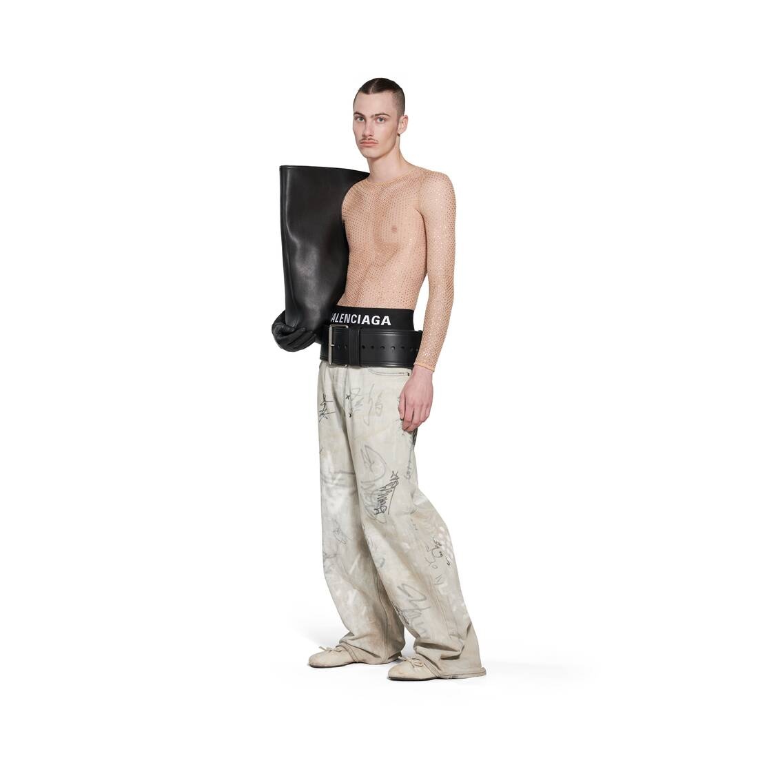 Super Destroyed Baggy Pants in Black