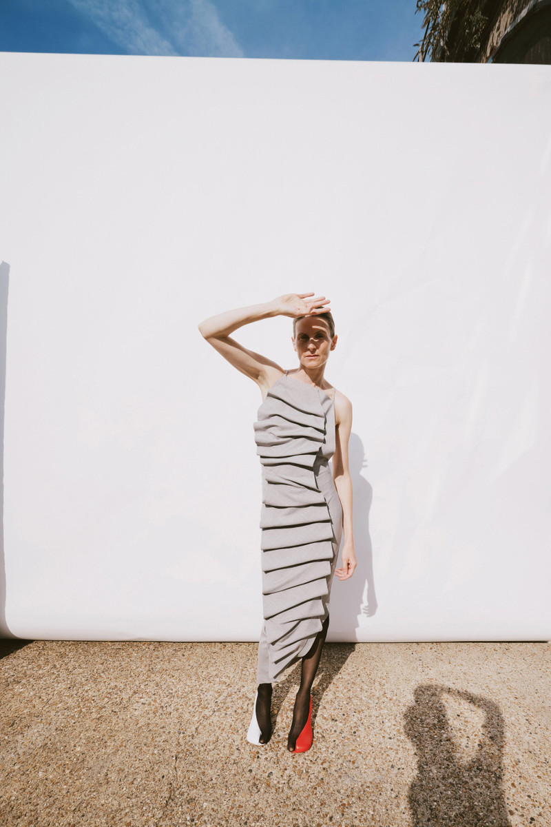 BIB-FRONT STRUCTURED DRESS WITH OPEN BACK LIGHT GREY MELANGE 1