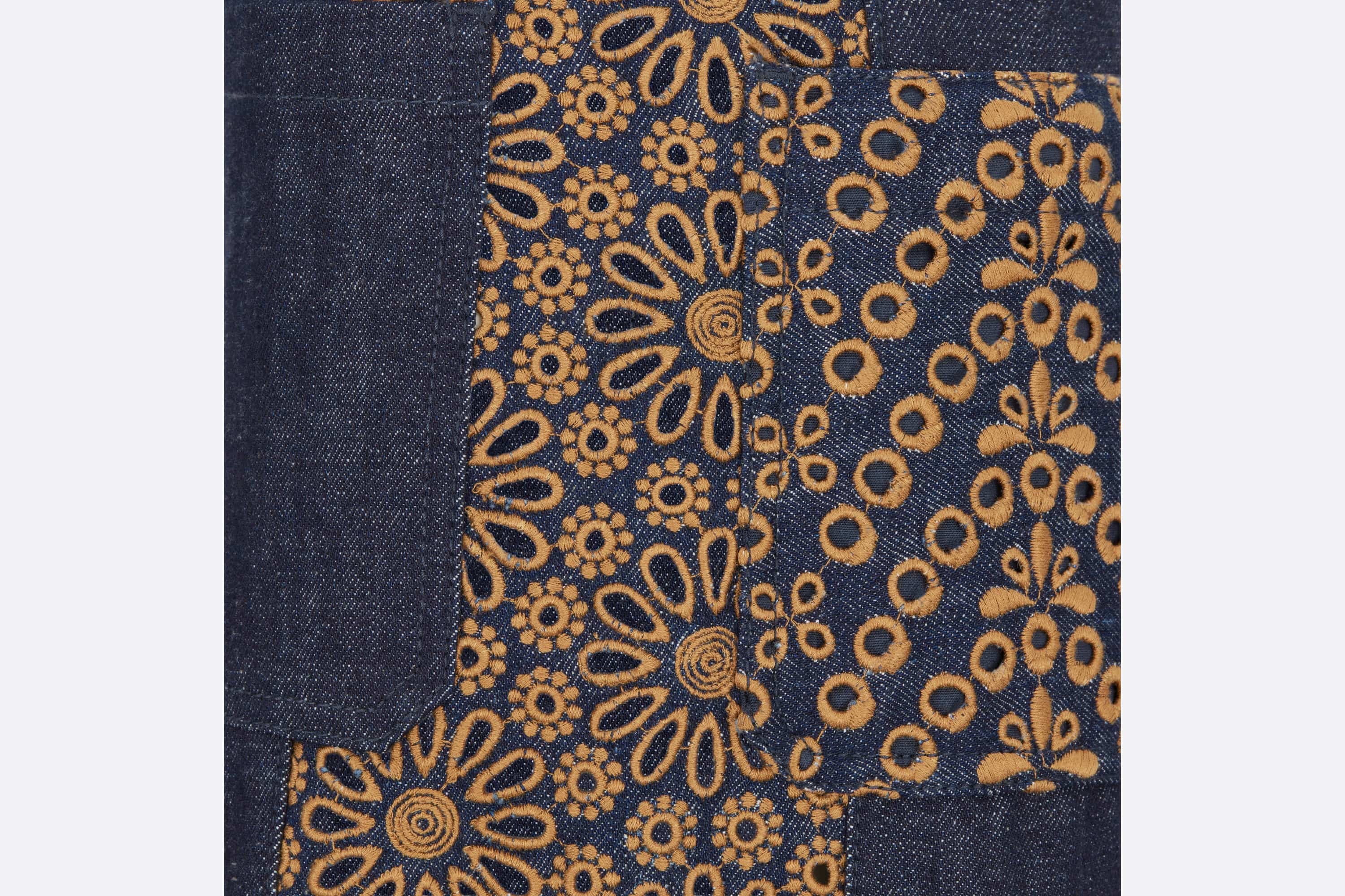 Embroidered Flared Jeans - 3