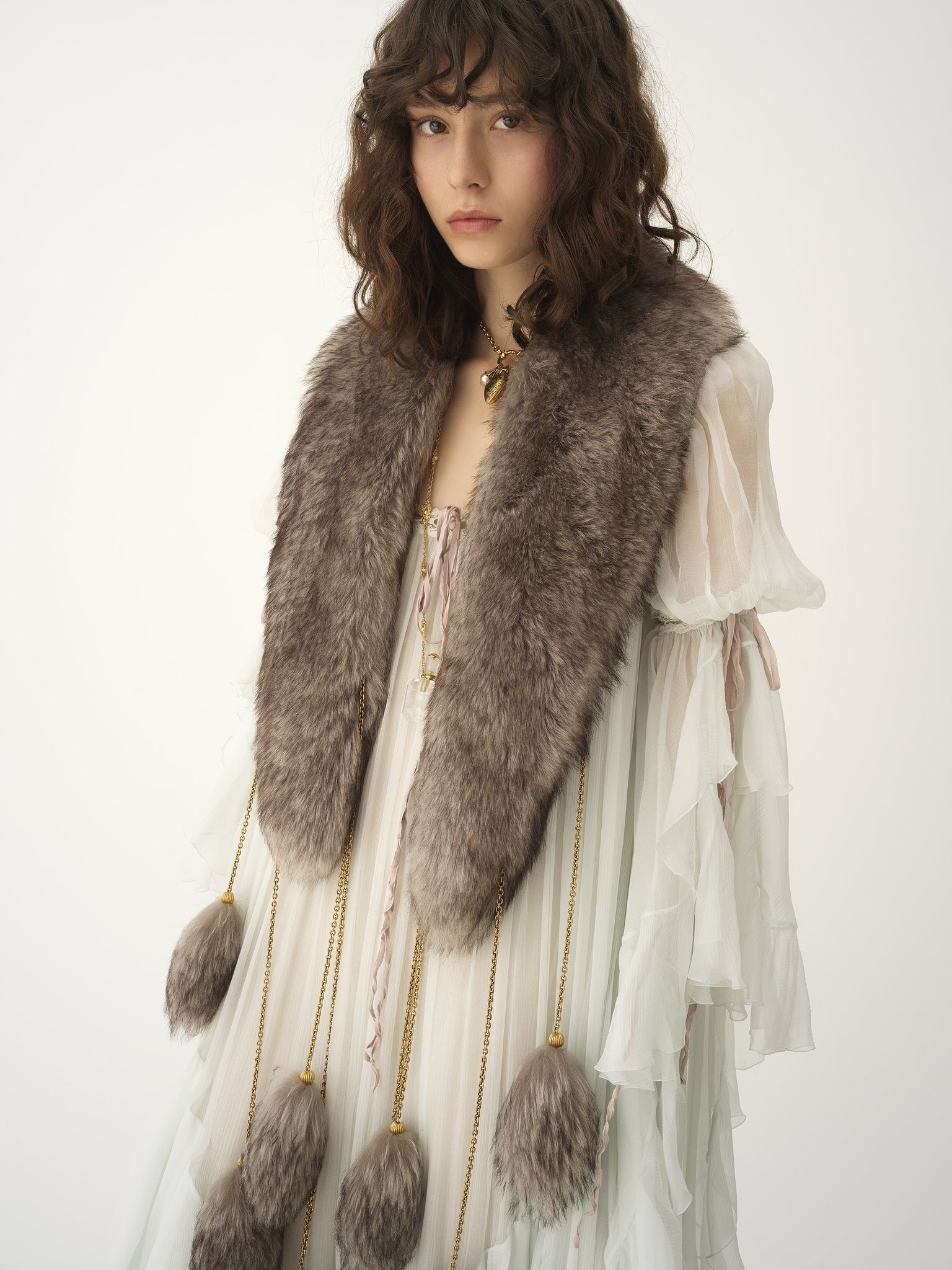 THE TREASURE TAILS SCARF IN SHEARLING - 4