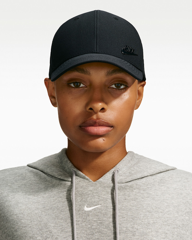 Nike Dri-FIT Club Structured Metal Logo Cap 3