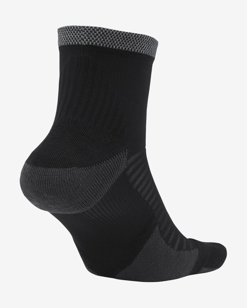 Nike Nike Dri-FIT Spark Cushioned Ankle Running Socks outlook