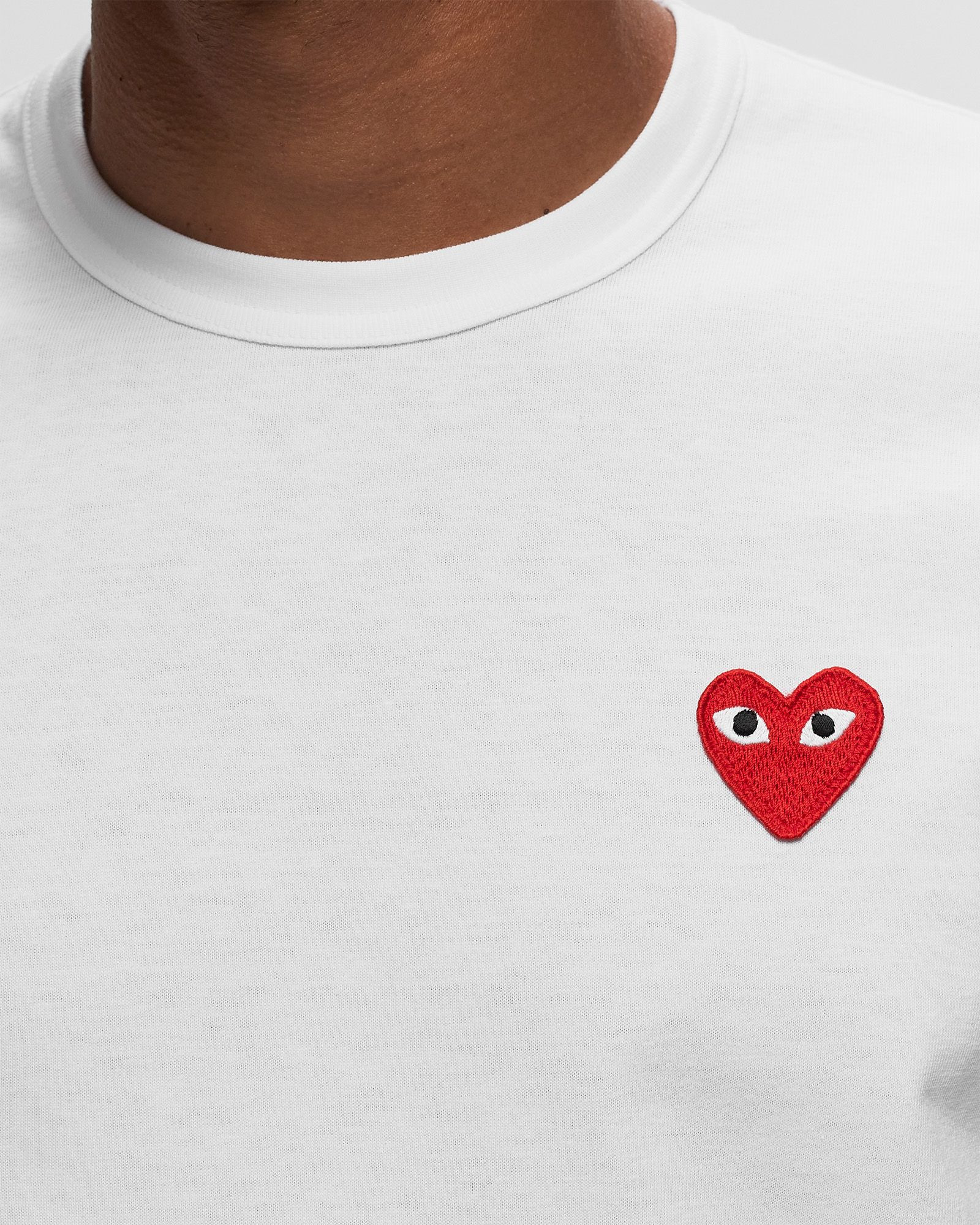 RED HEART EMBLEM TEE - 3