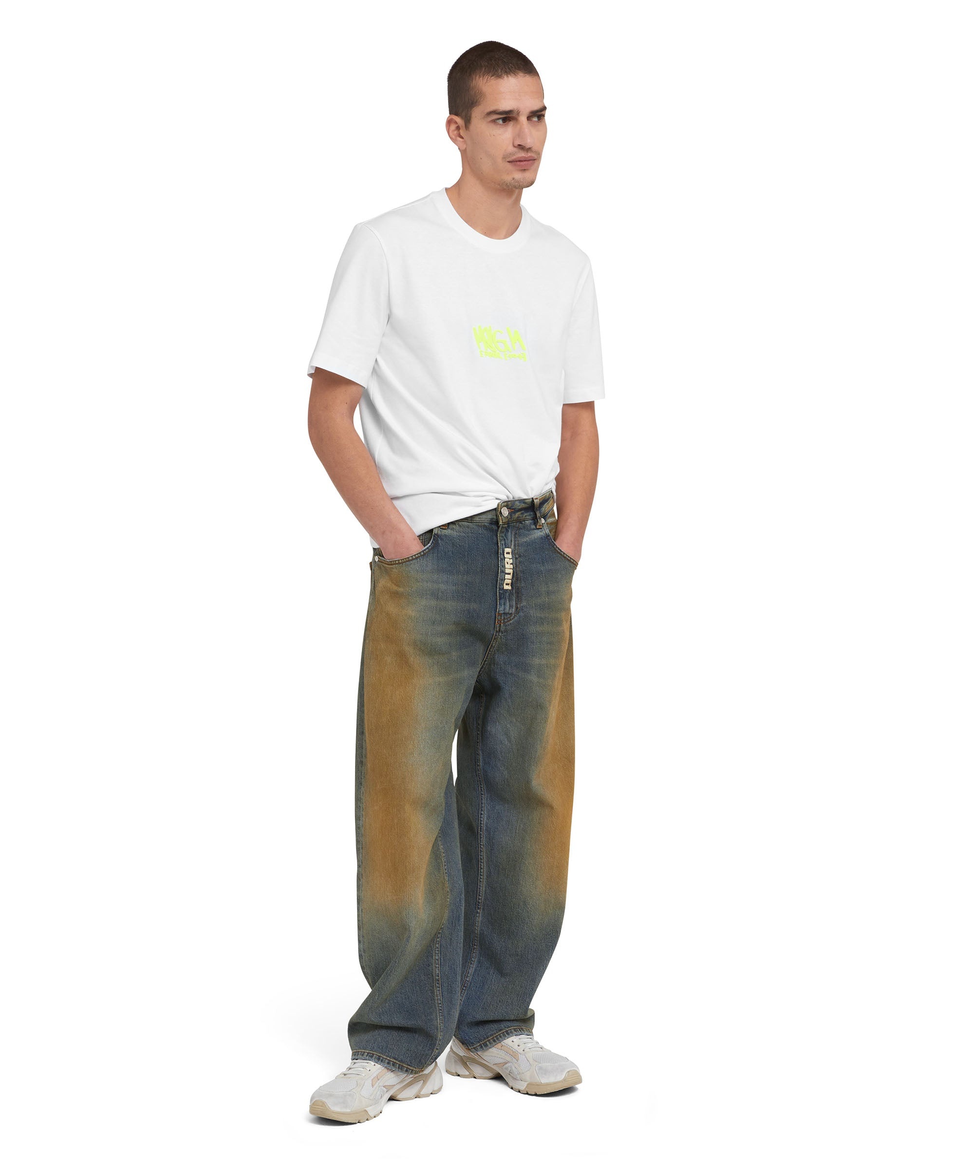 T-Shirt with graffiti logo - 5