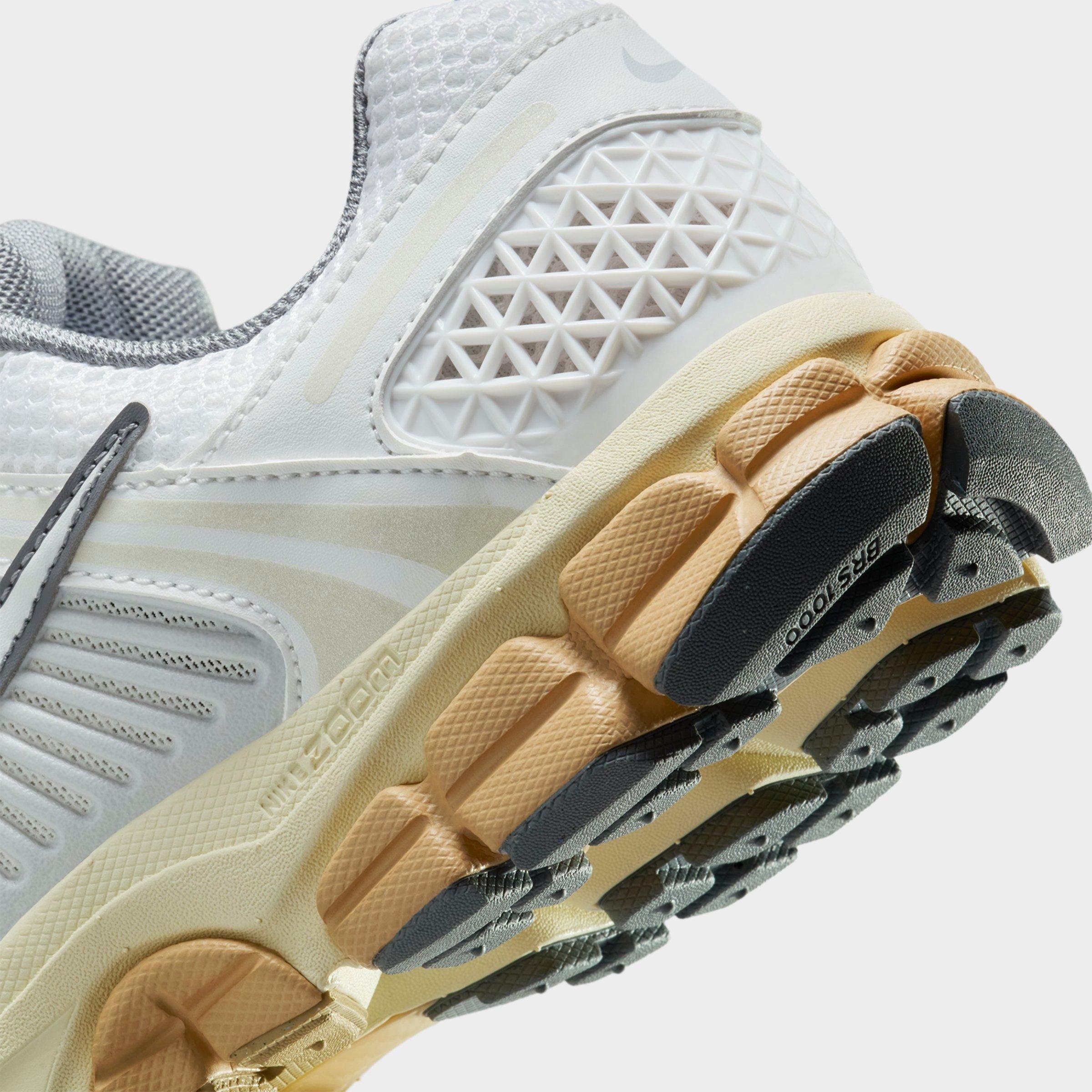 WOMEN'S NIKE ZOOM VOMERO 5 CASUAL SHOES - 3