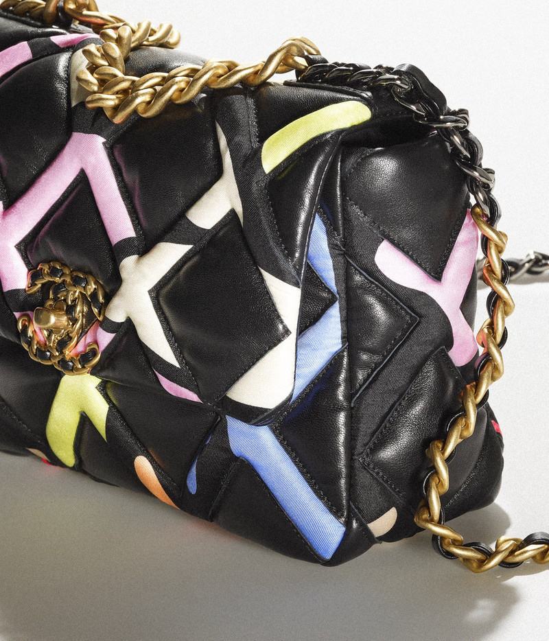 CHANEL 19 Handbag 4